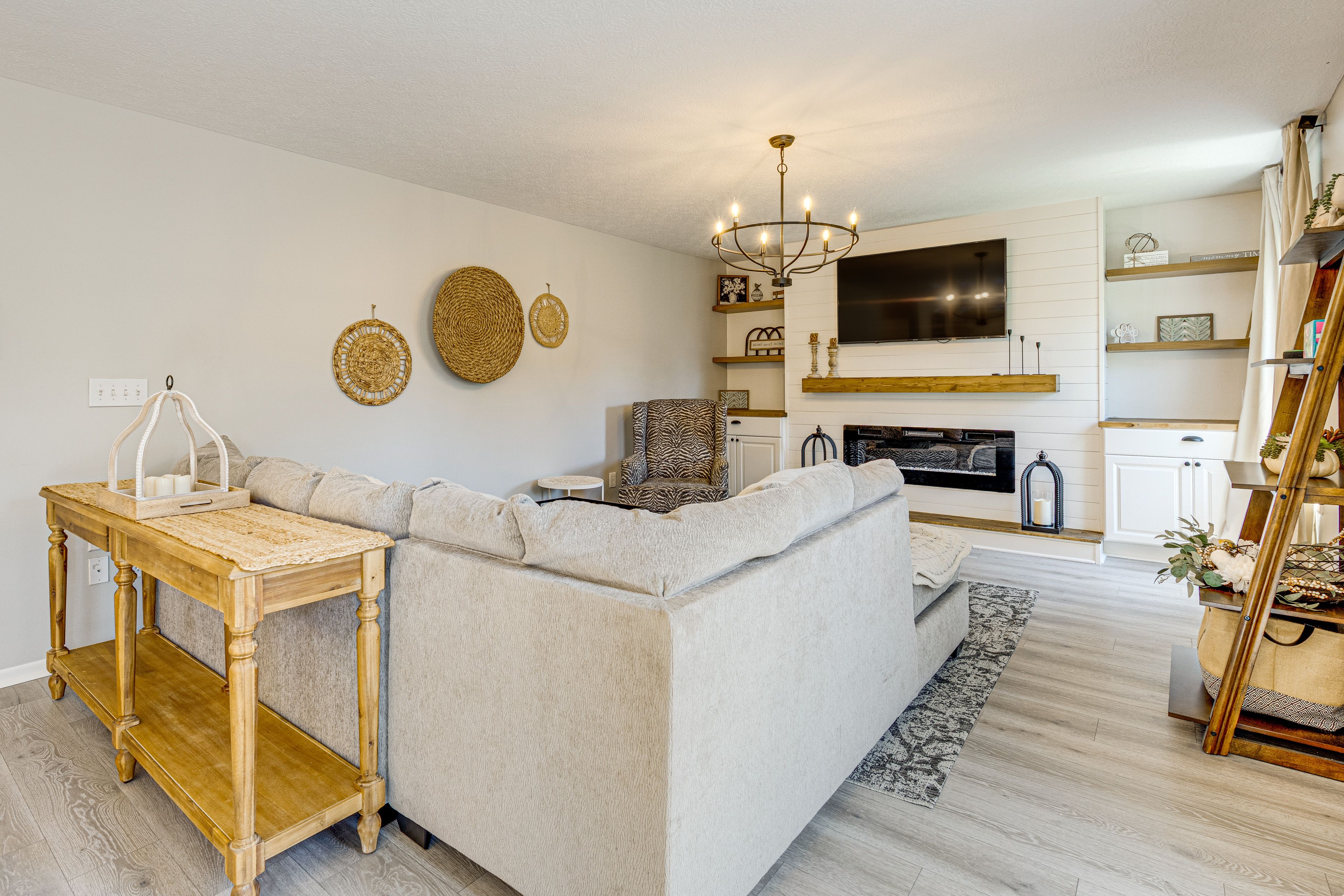 Living Room | Smart TV | Fireplace | 1st Floor