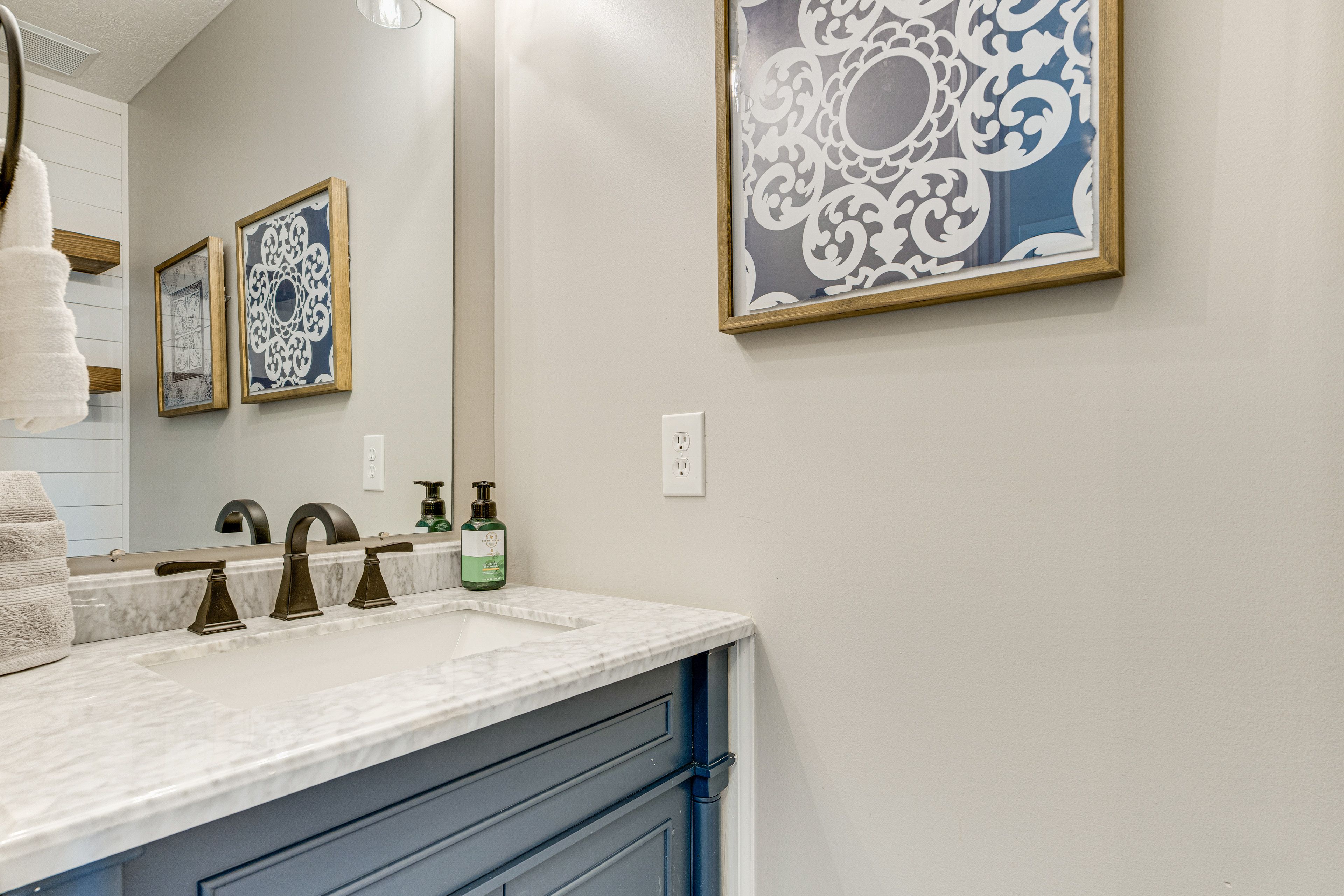 Half Bathroom | 1st Floor