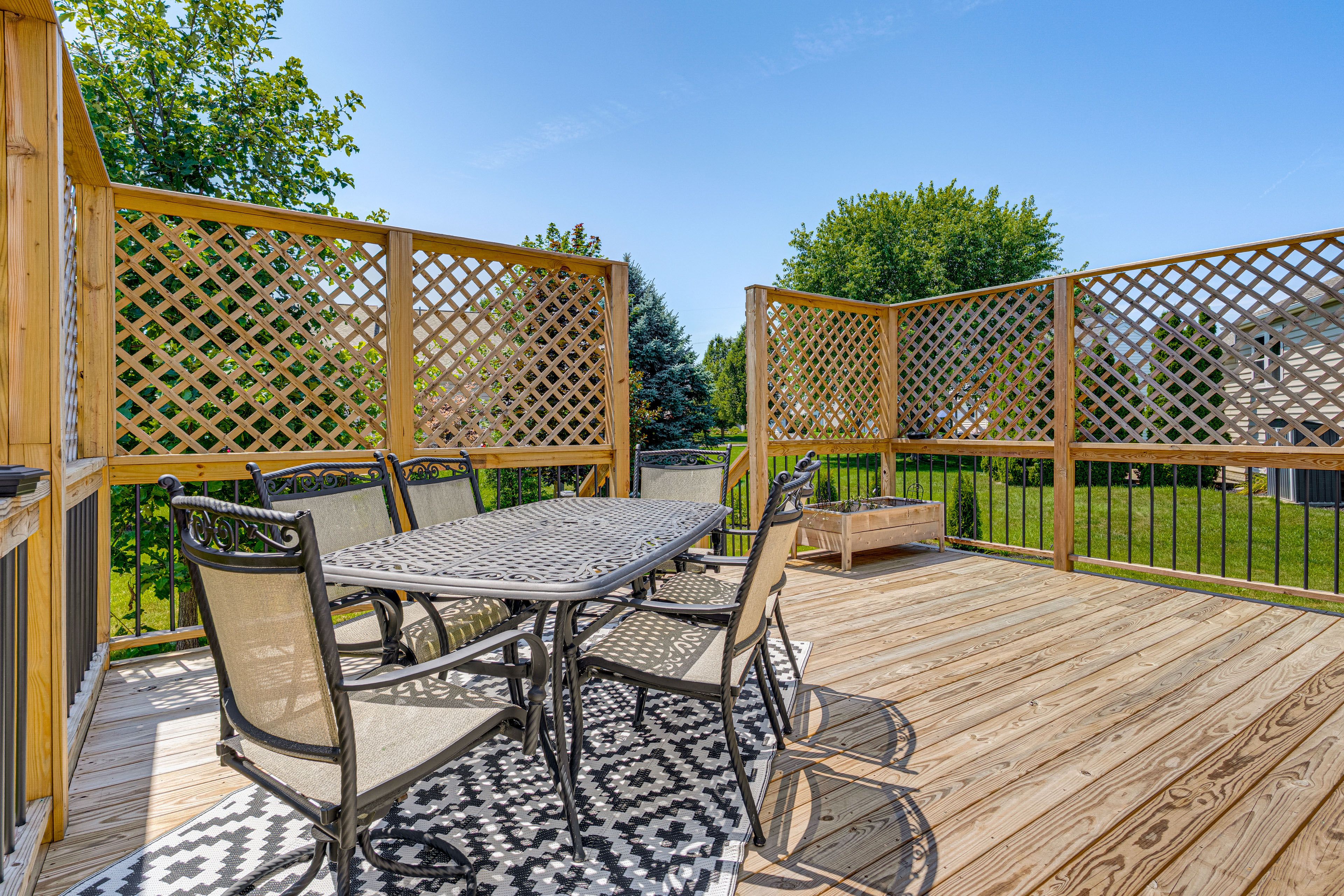 Private Deck | Outdoor Dining Area