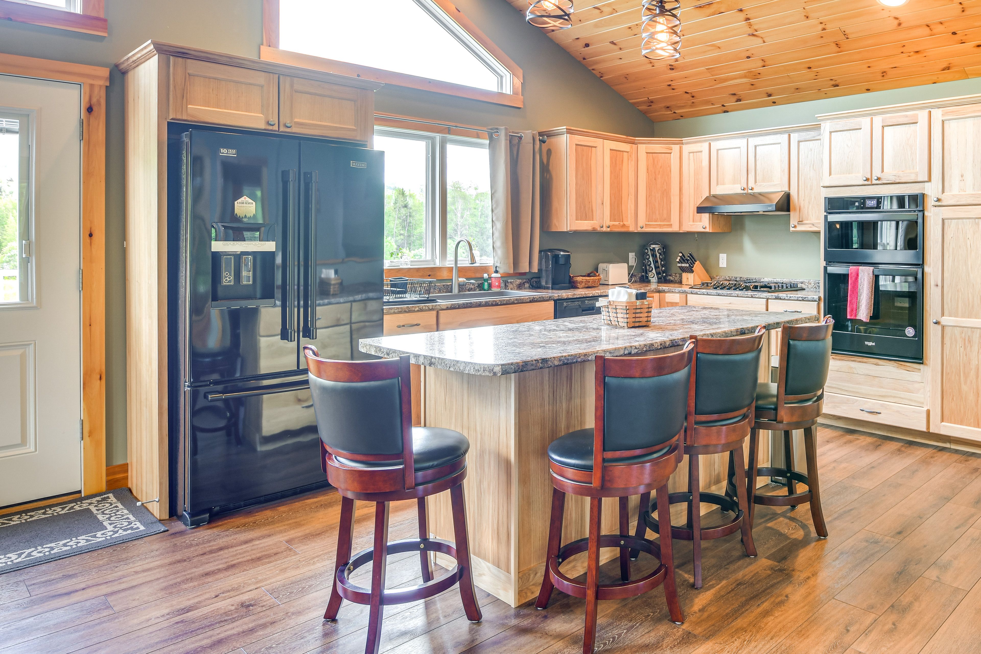 Kitchen | Dishwasher | Toaster | Upper Level