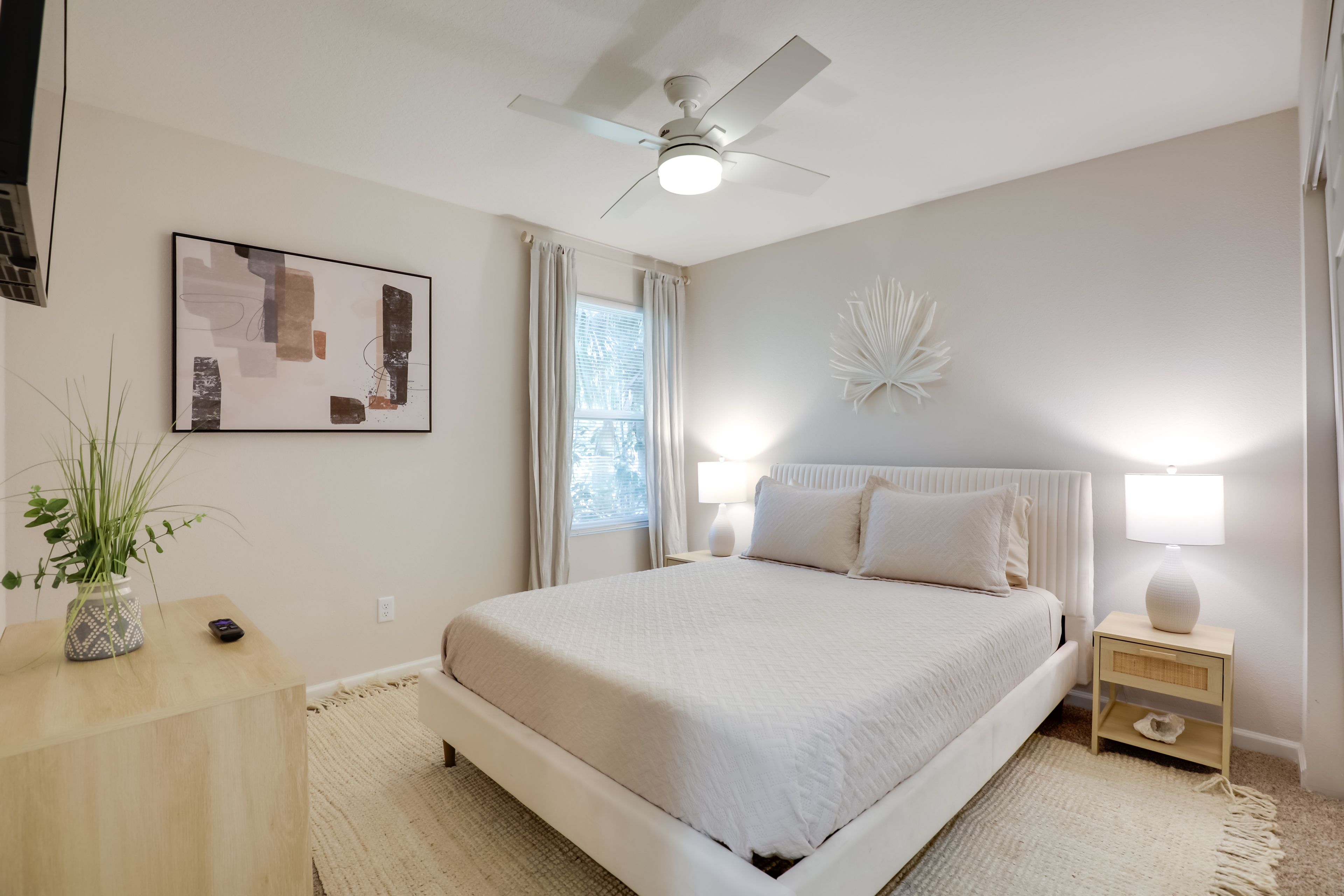 Bedroom 2 | Queen Bed | Smart TV | 2nd Floor