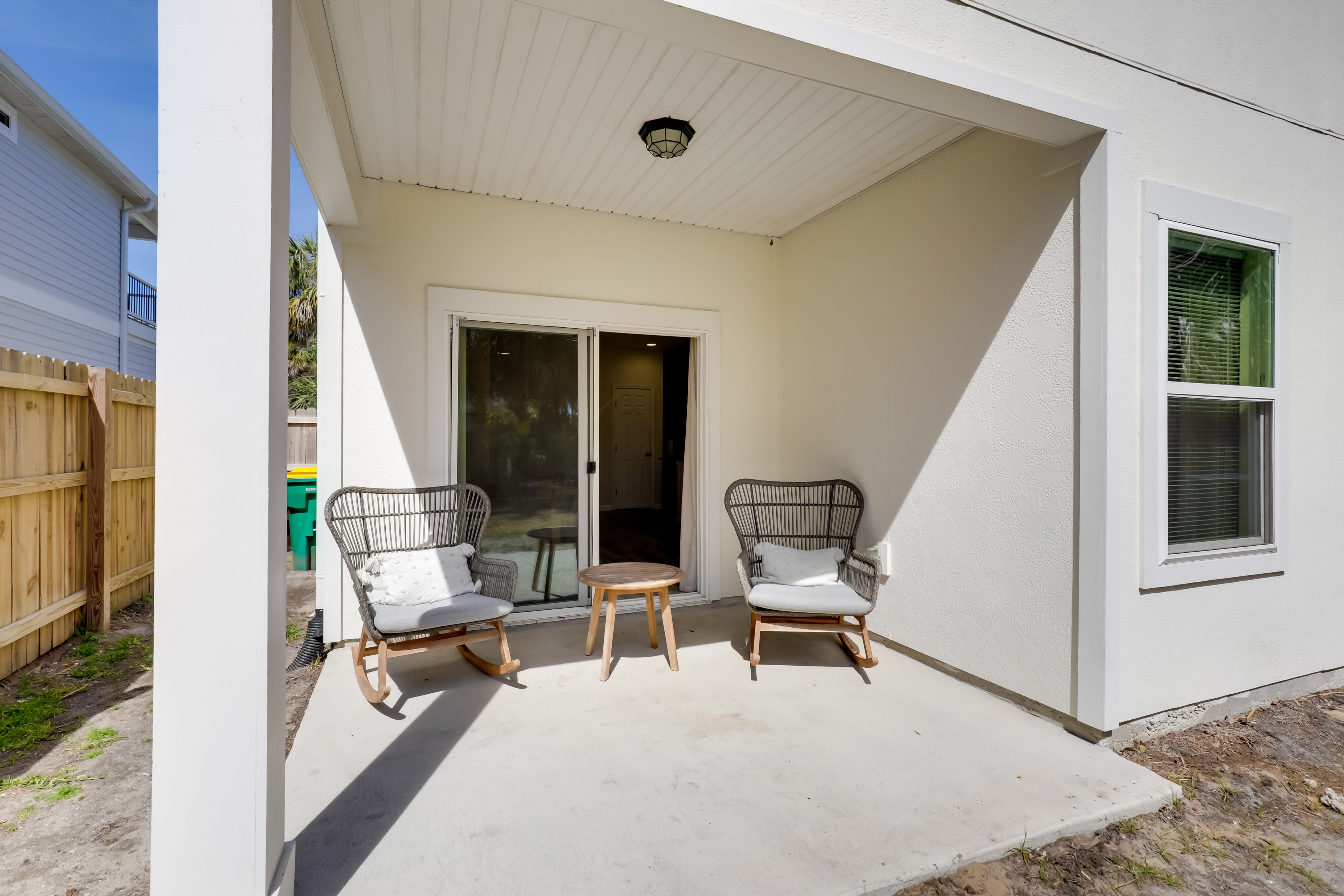 Patio | Outdoor Seating