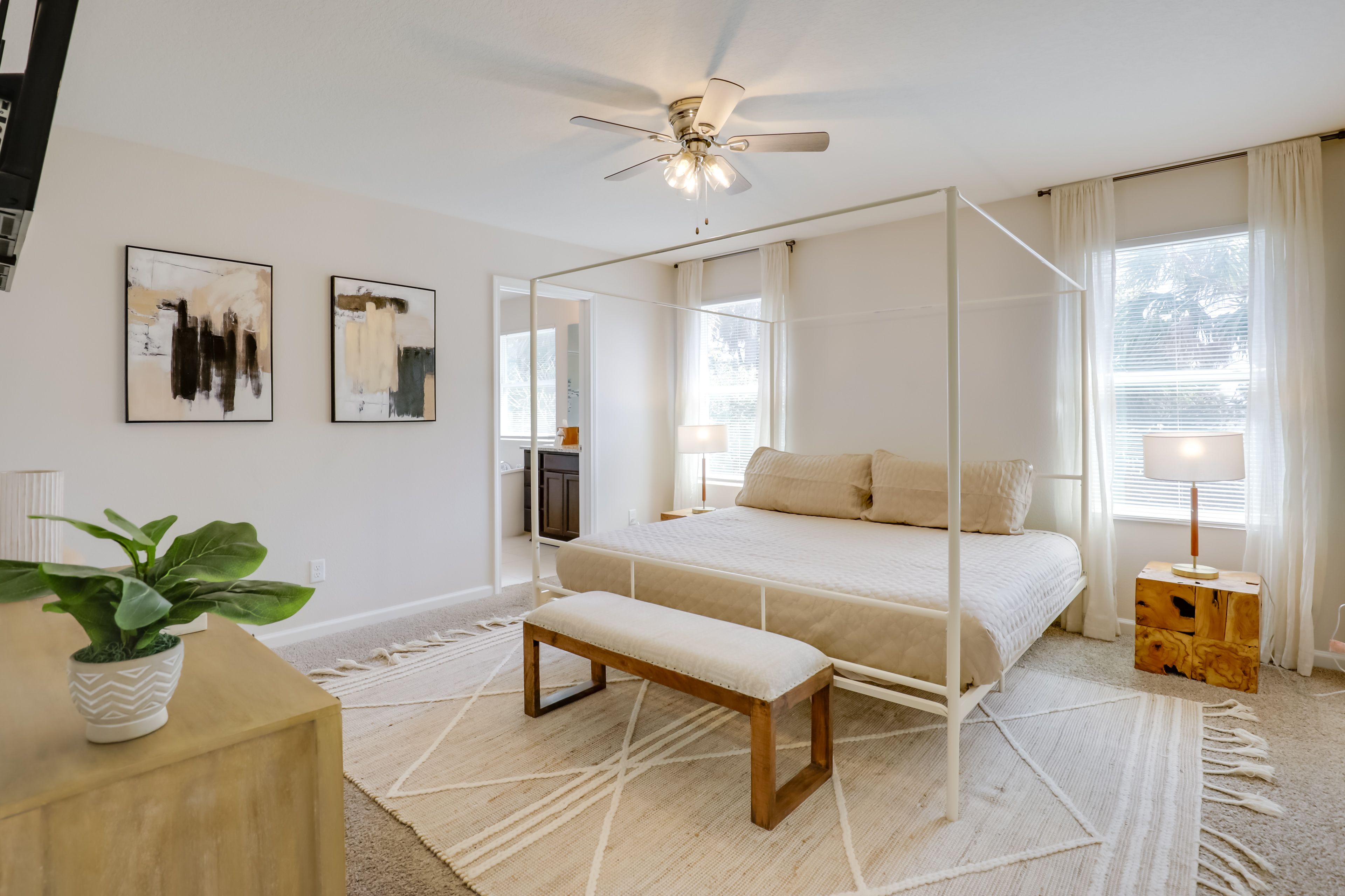 Bedroom 1 | King Bed | Smart TV | 2nd Floor