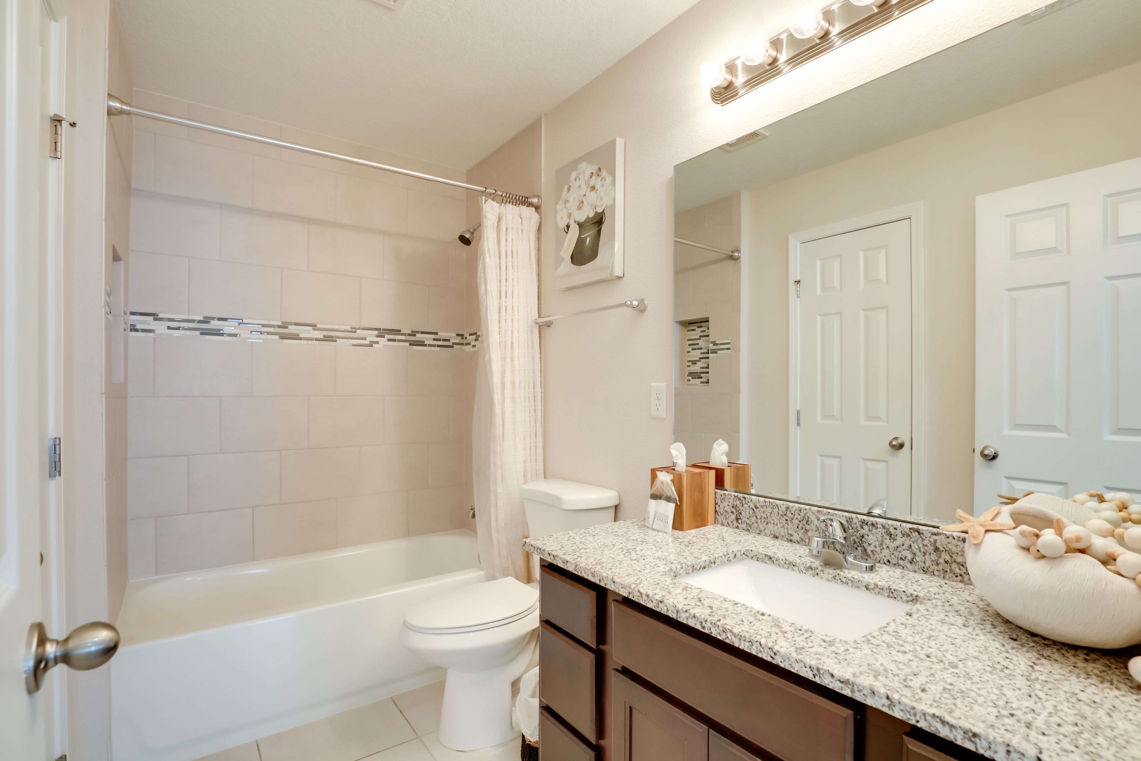 Bathroom | 2nd Floor