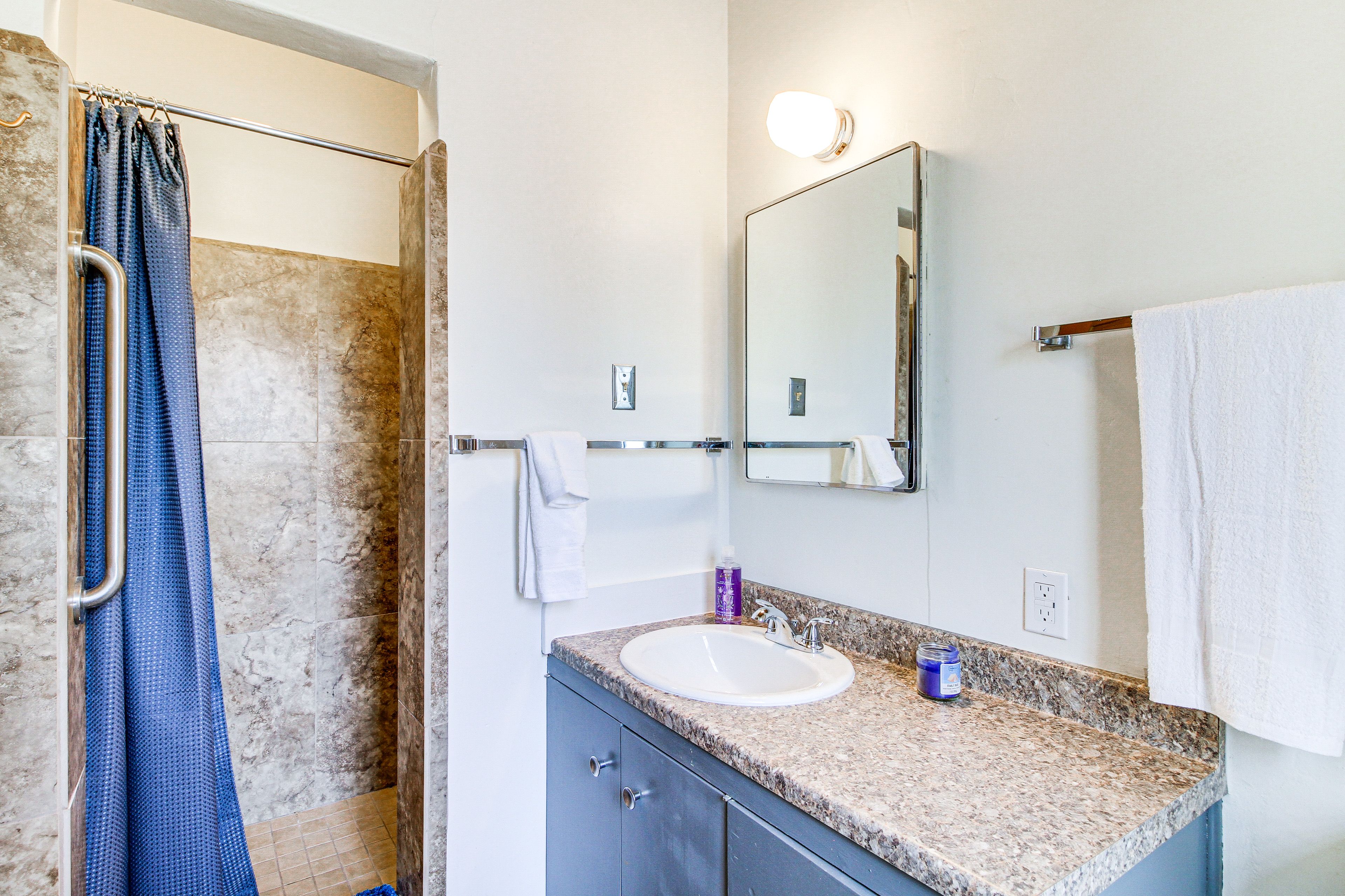 En-Suite Bathroom | Towels Provided