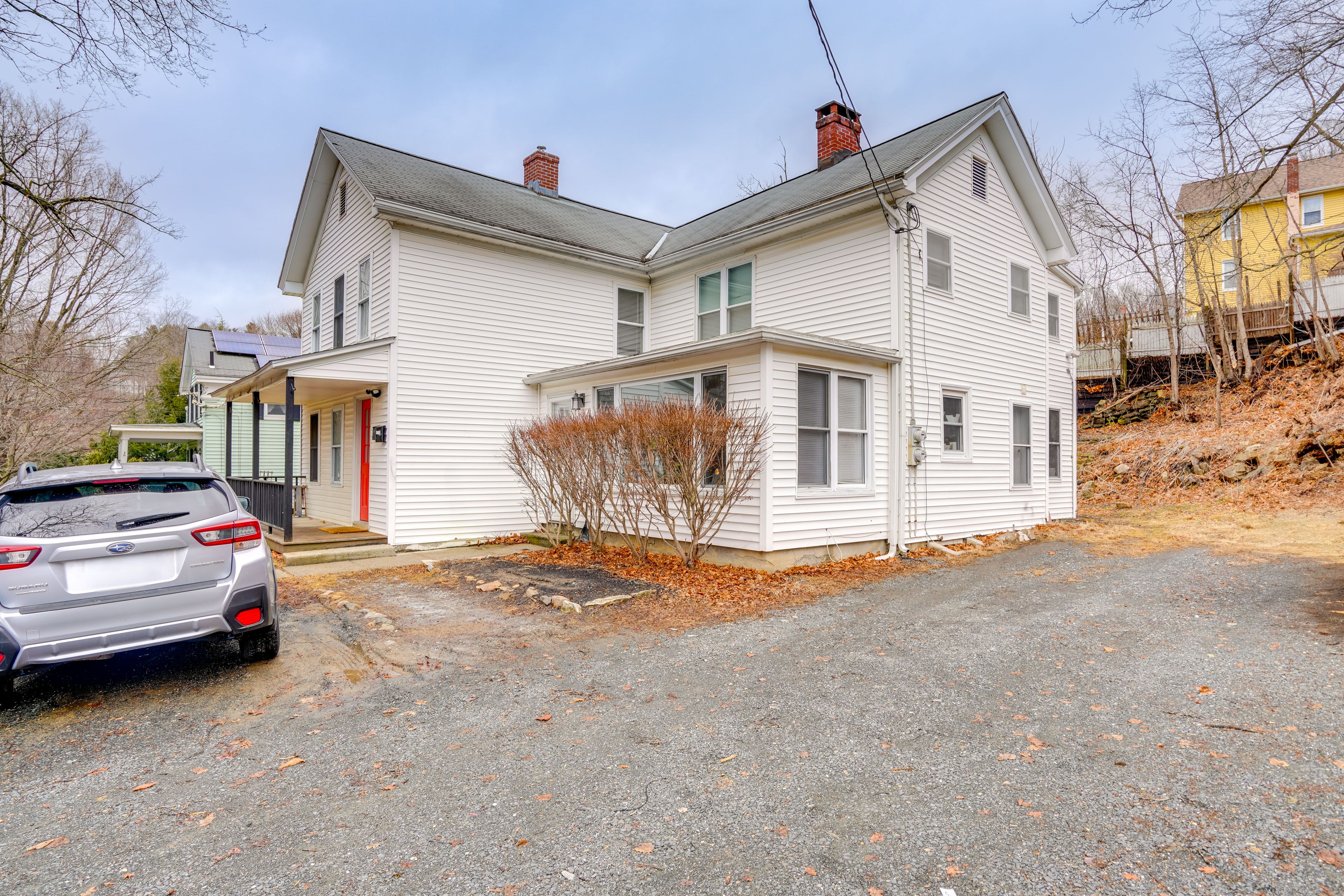 Parking | Driveway (2 Vehicles) | Free Street Parking | RV/Trailer Parking