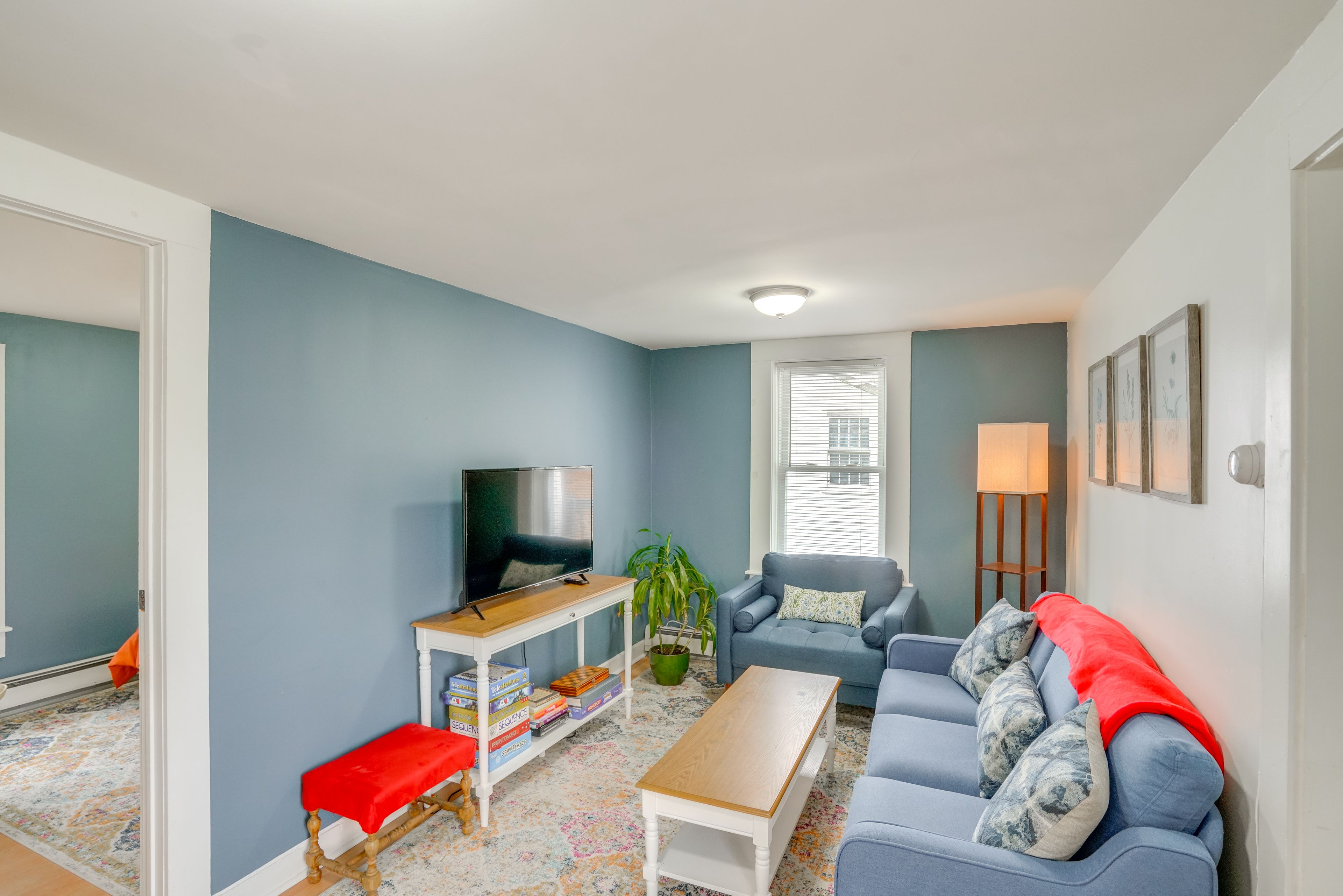 Lee Vacation Rental | 2BR | 1BA | 1,520 Sq Ft | Stairs Required