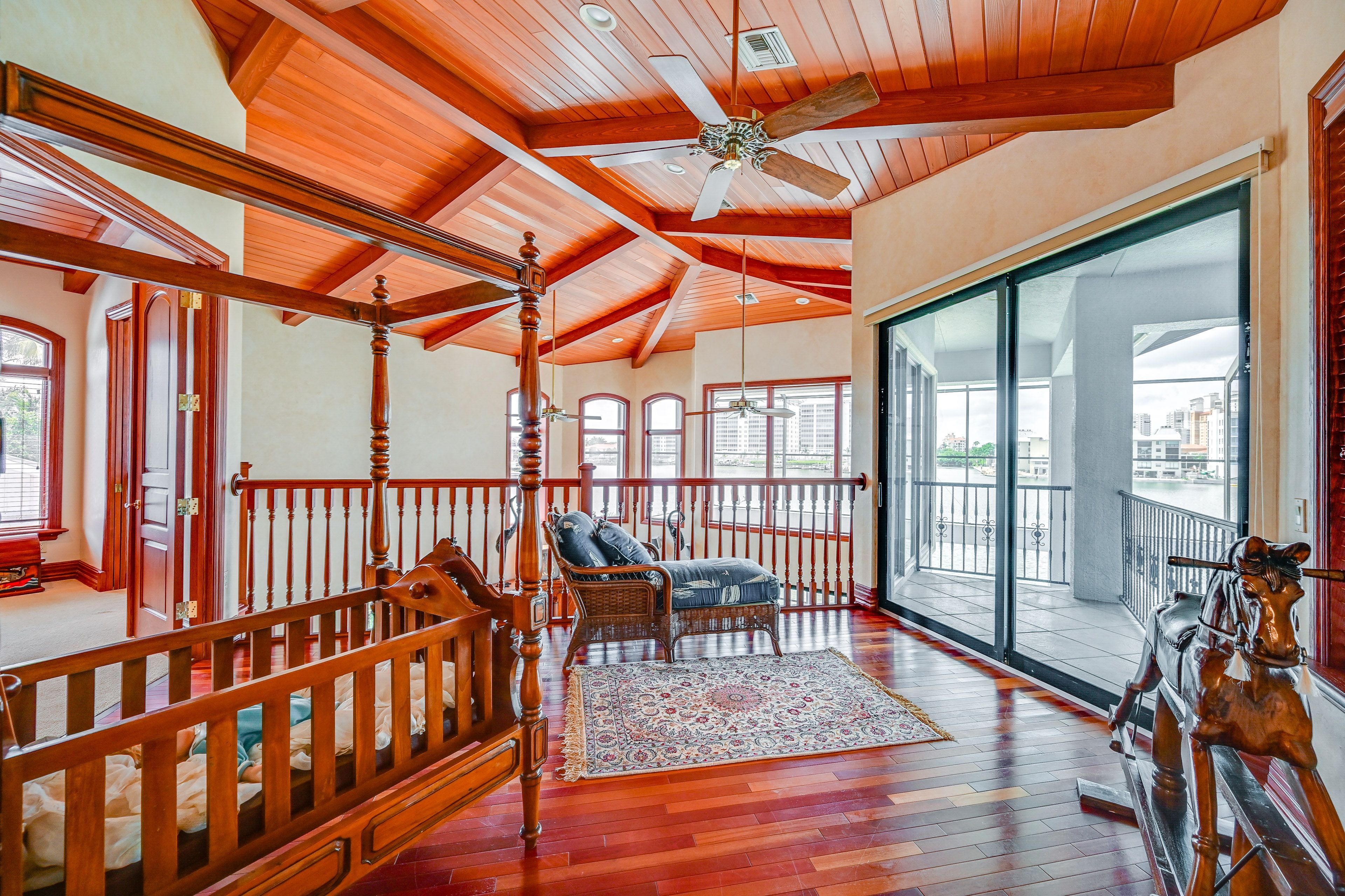 2nd Floor Landing | Crib