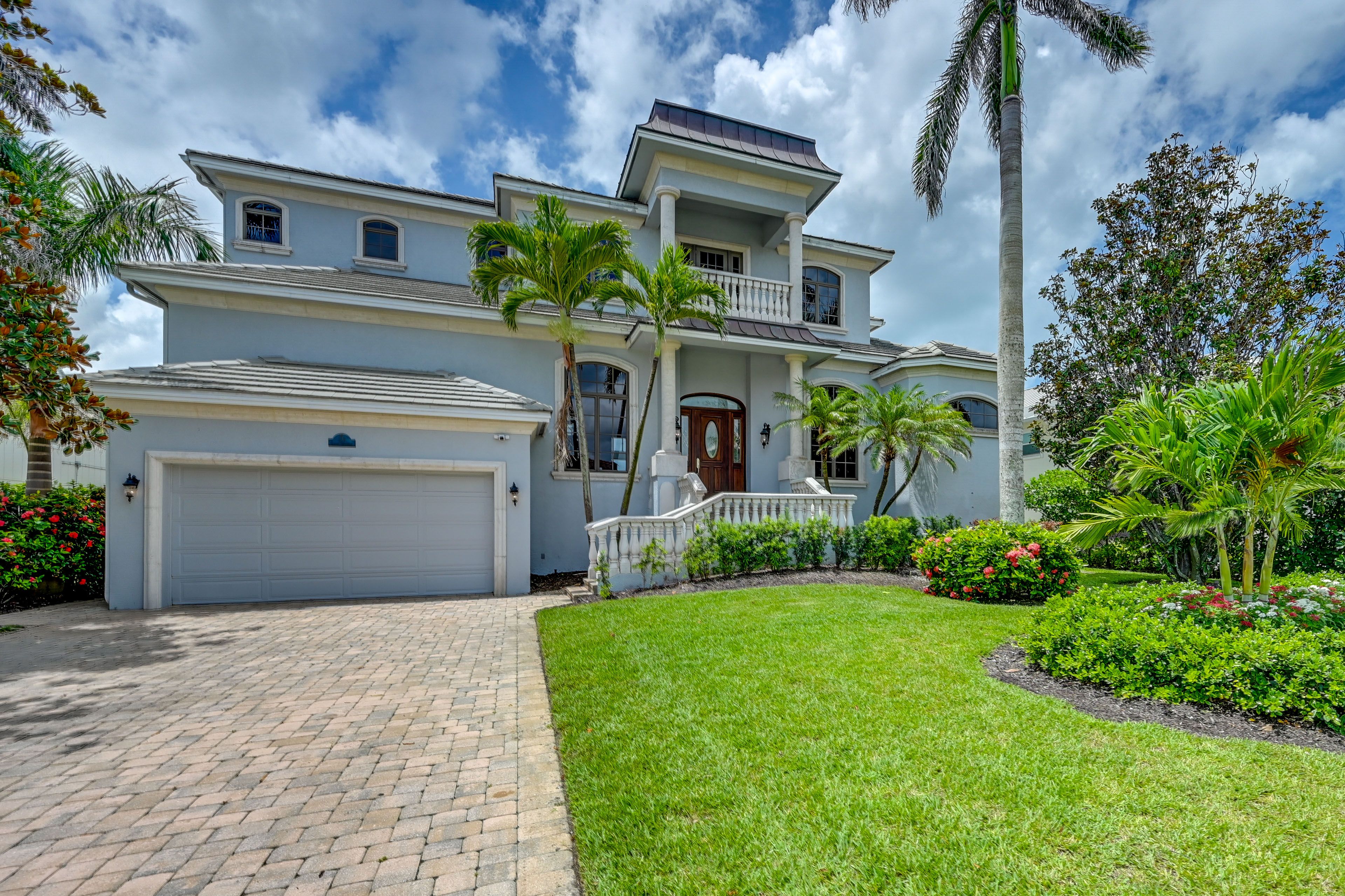 Front Exterior | Parking | Garage (2 Vehicles) | Driveway (2 Vehicles)