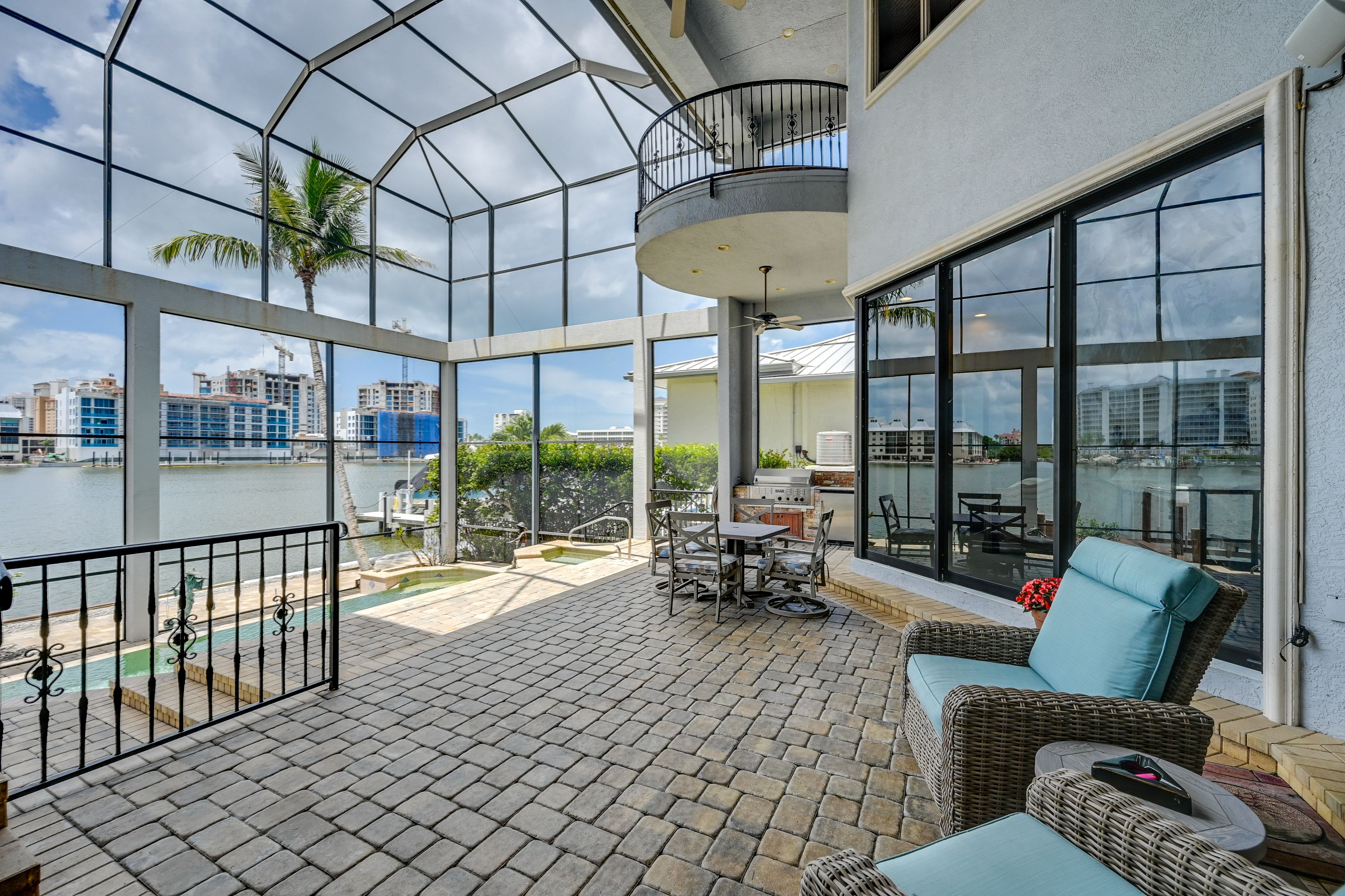 Furnished Lanai