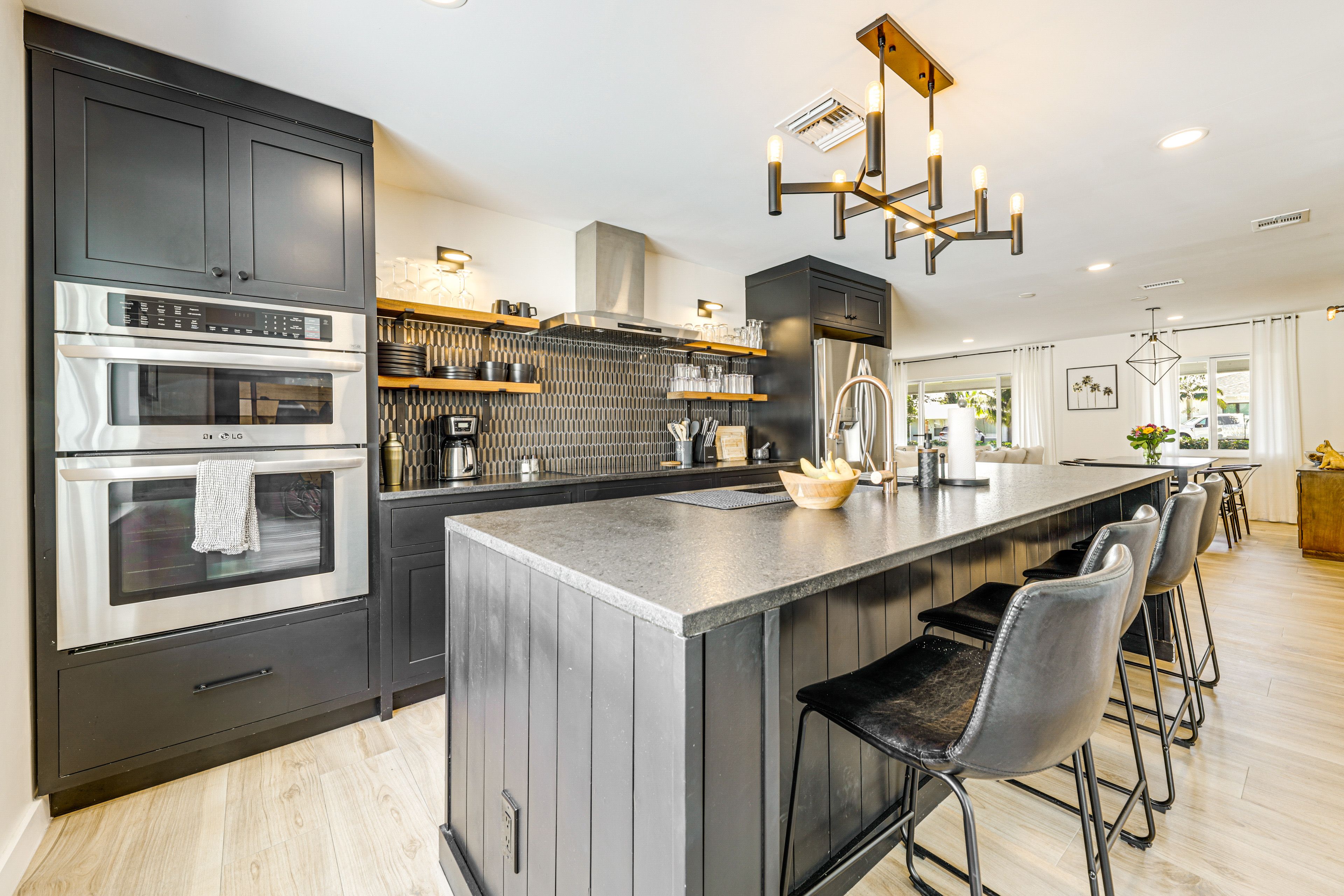 Kitchen | Cooking Basics | Stove/Oven | Breakfast Bar
