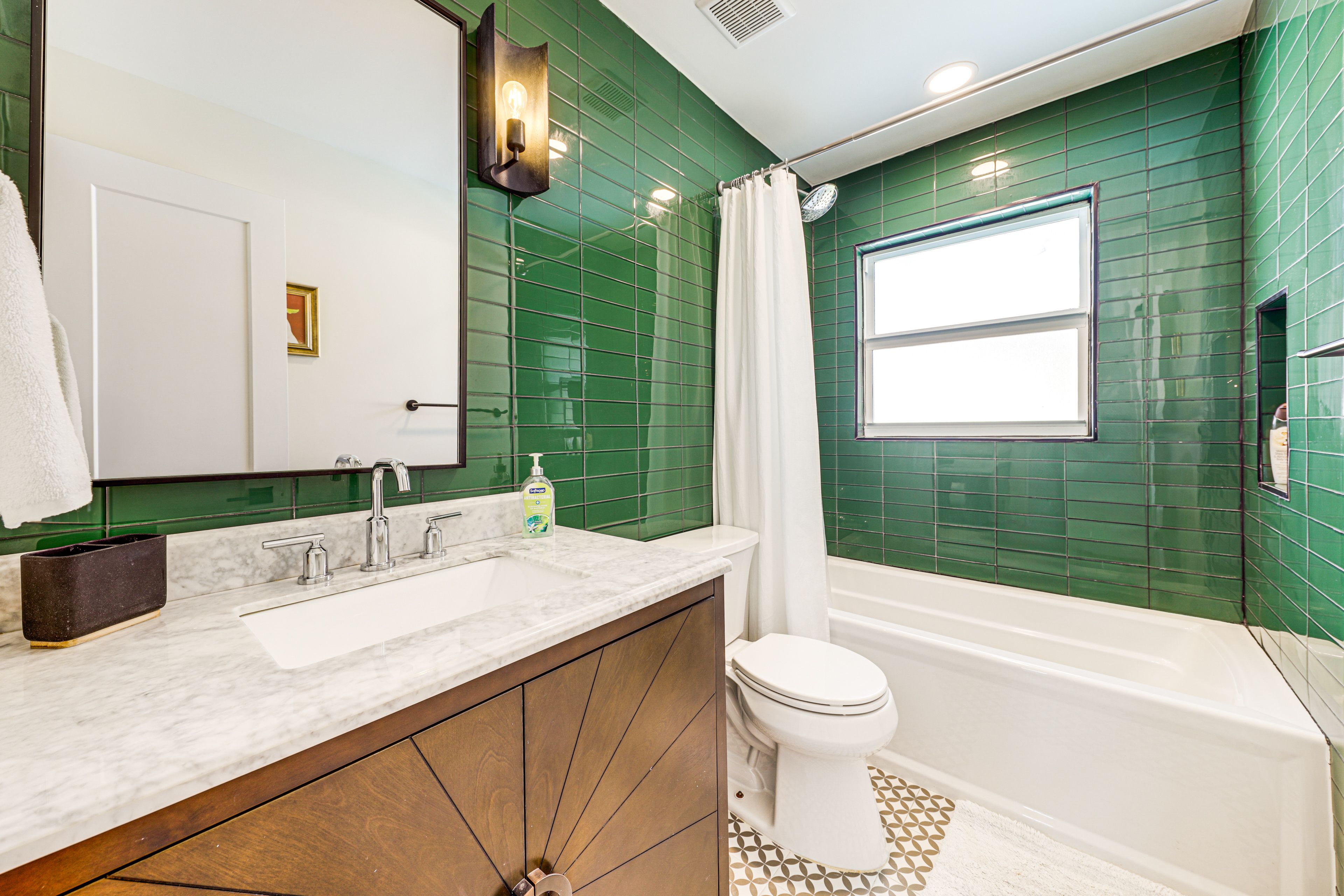 Full Bathroom | Hair Dryer