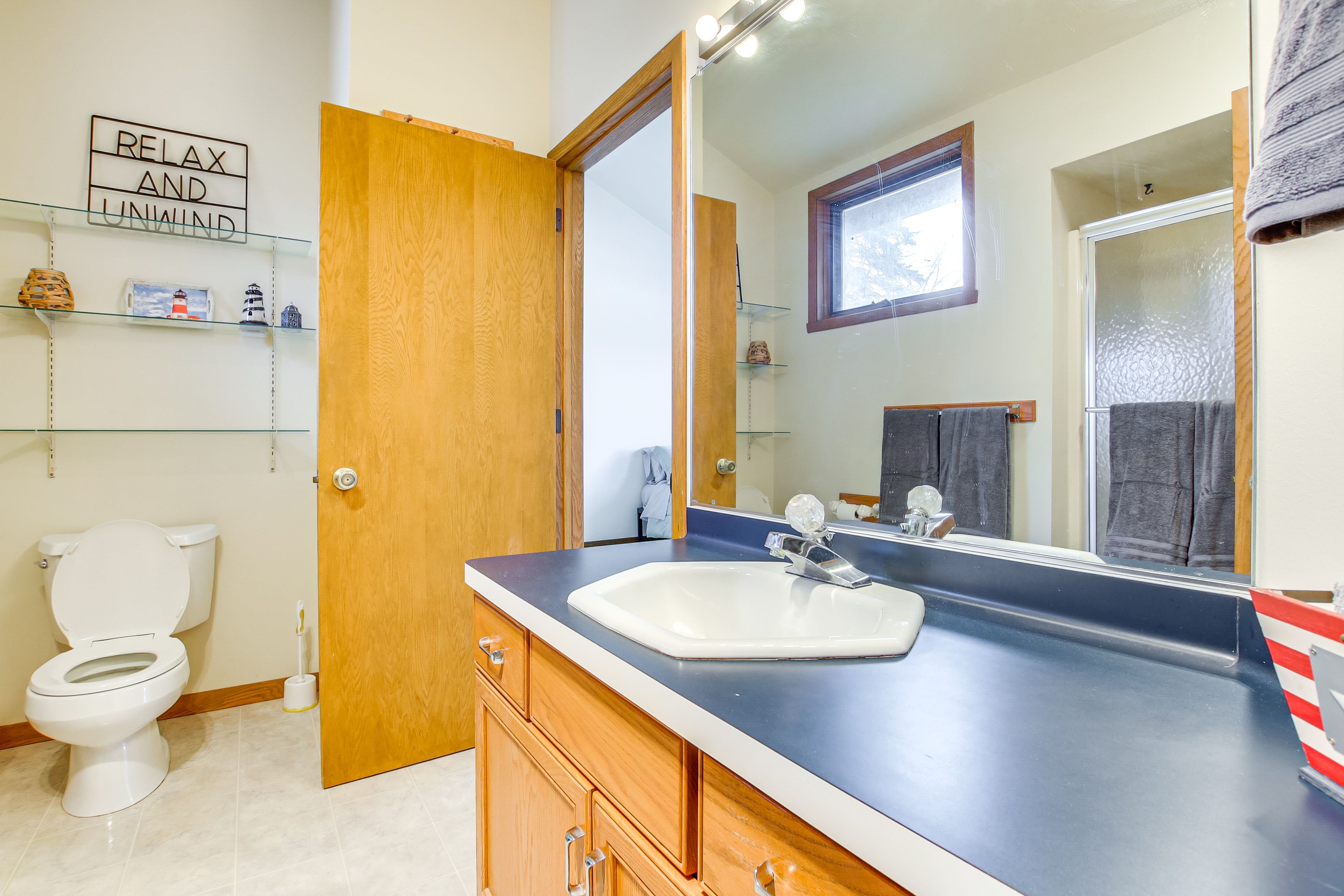 Bathroom | 2nd Floor