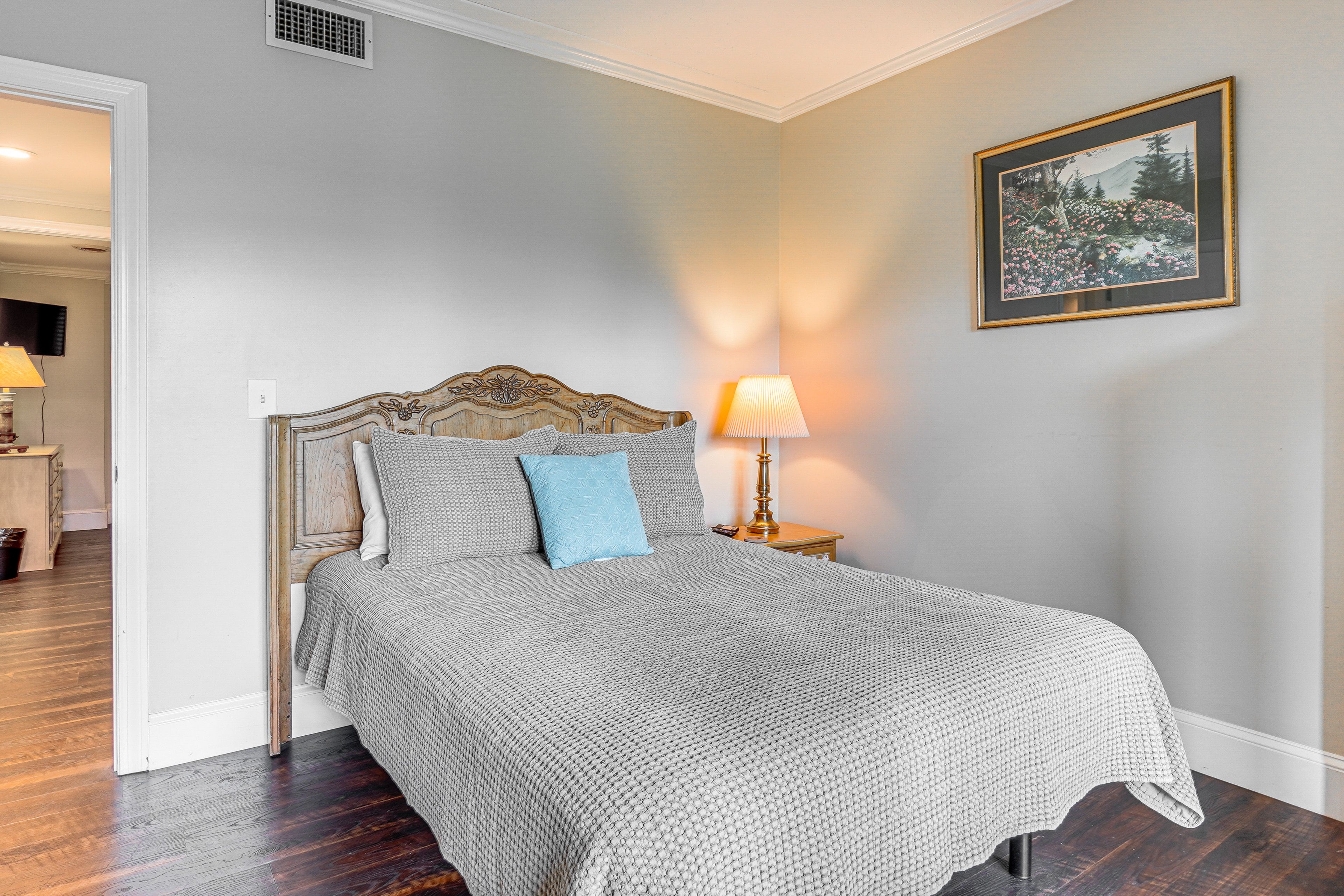 Bedroom 3 | Queen Bed | Smart TV | Sunroom Access