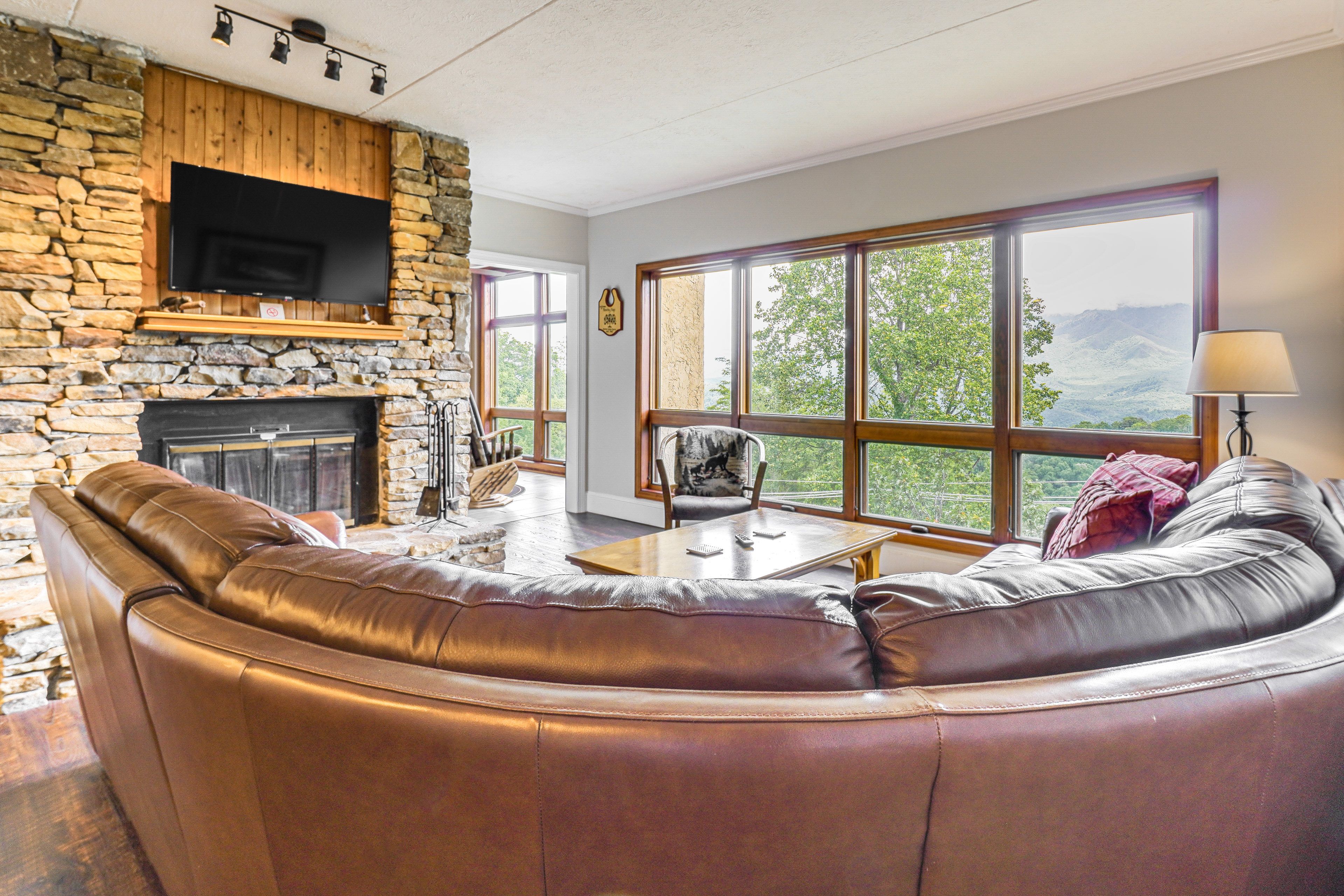 Gatlinburg Vacation Rental | 3BR | 2BA | 1,569 Sq Ft | Step-Free Access