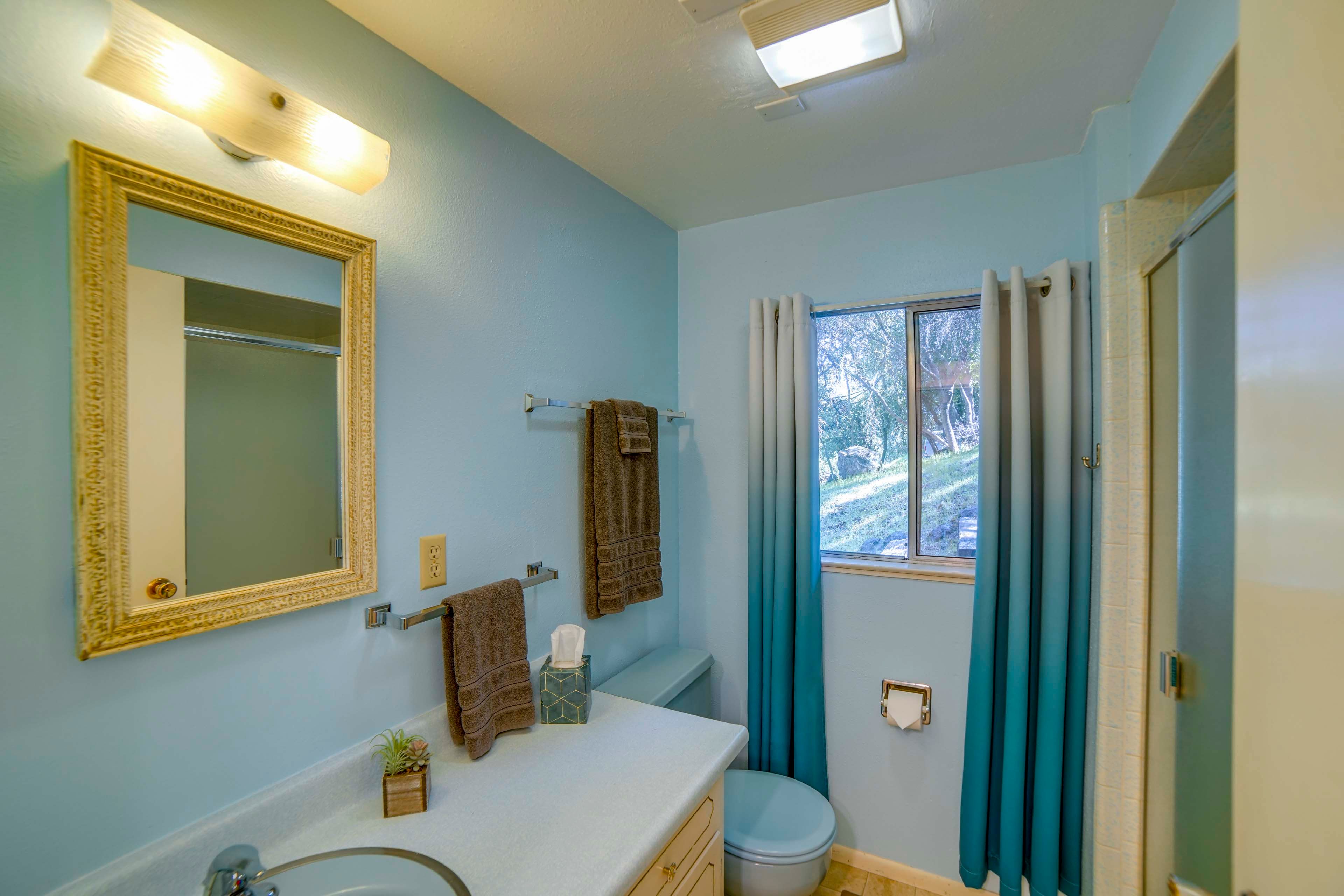 Bathroom | 1st Floor