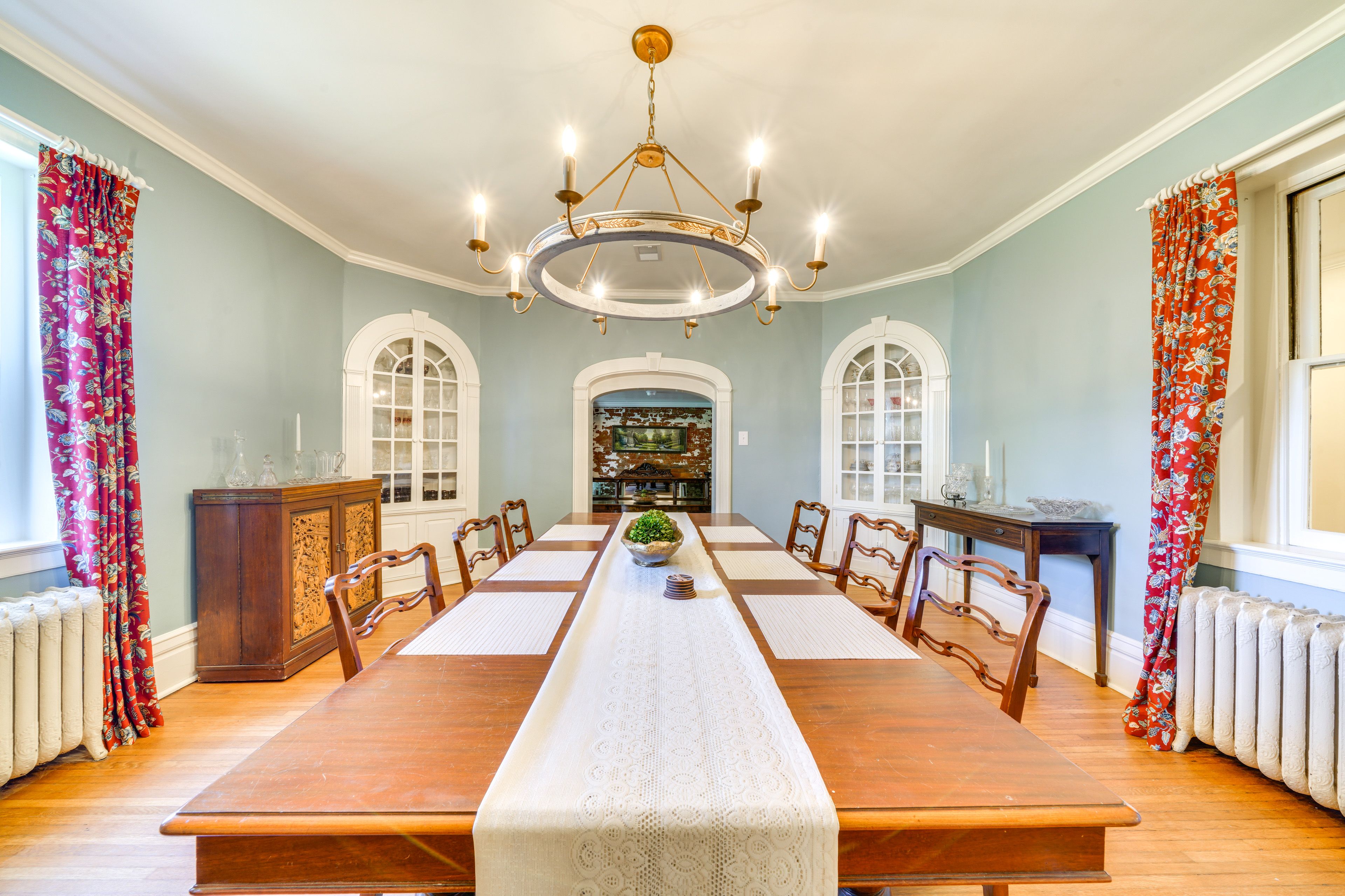 Dining Room | Board Games | 3 Workstations | Free WiFi | Central A/C