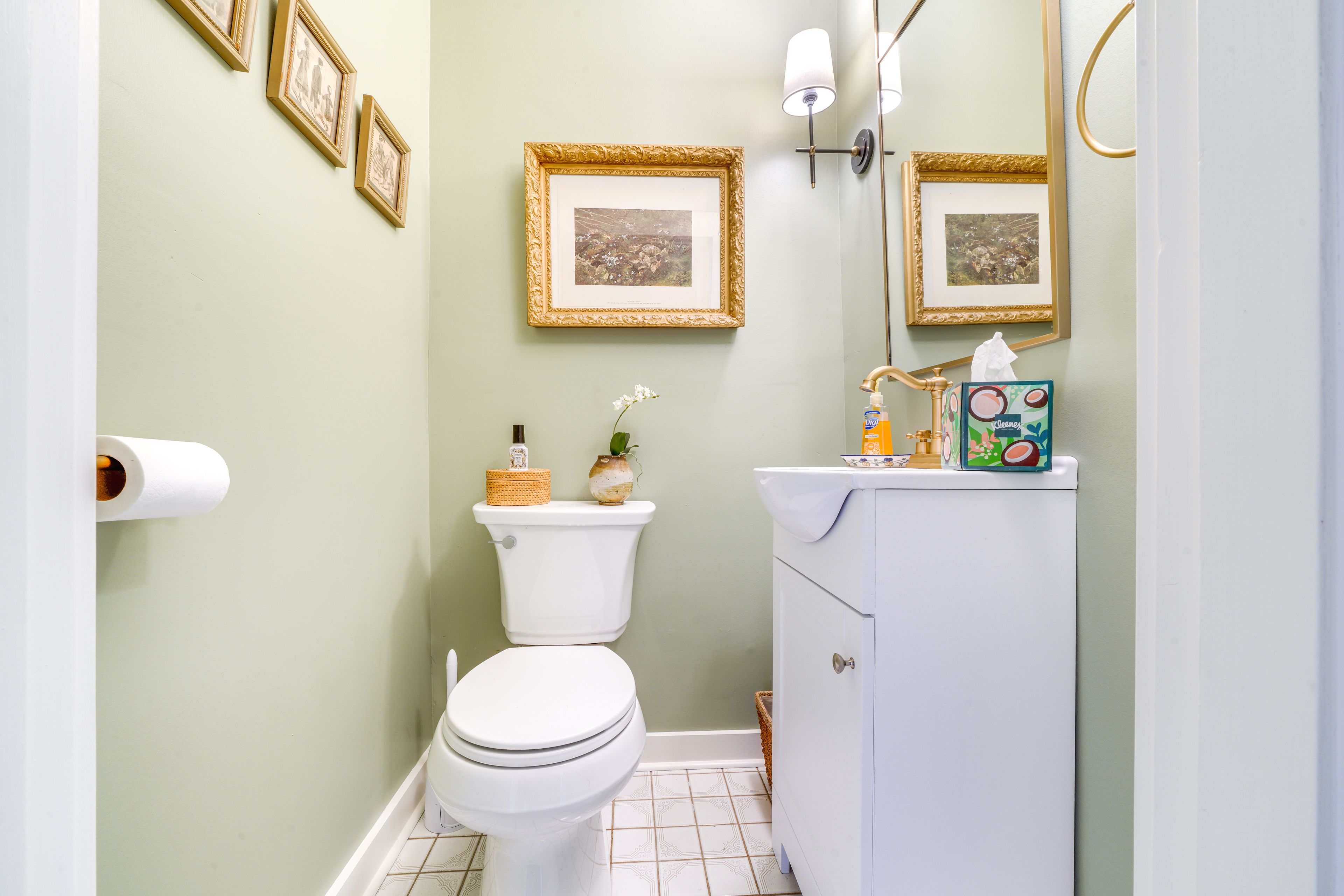 Half Bathroom | 1st Floor