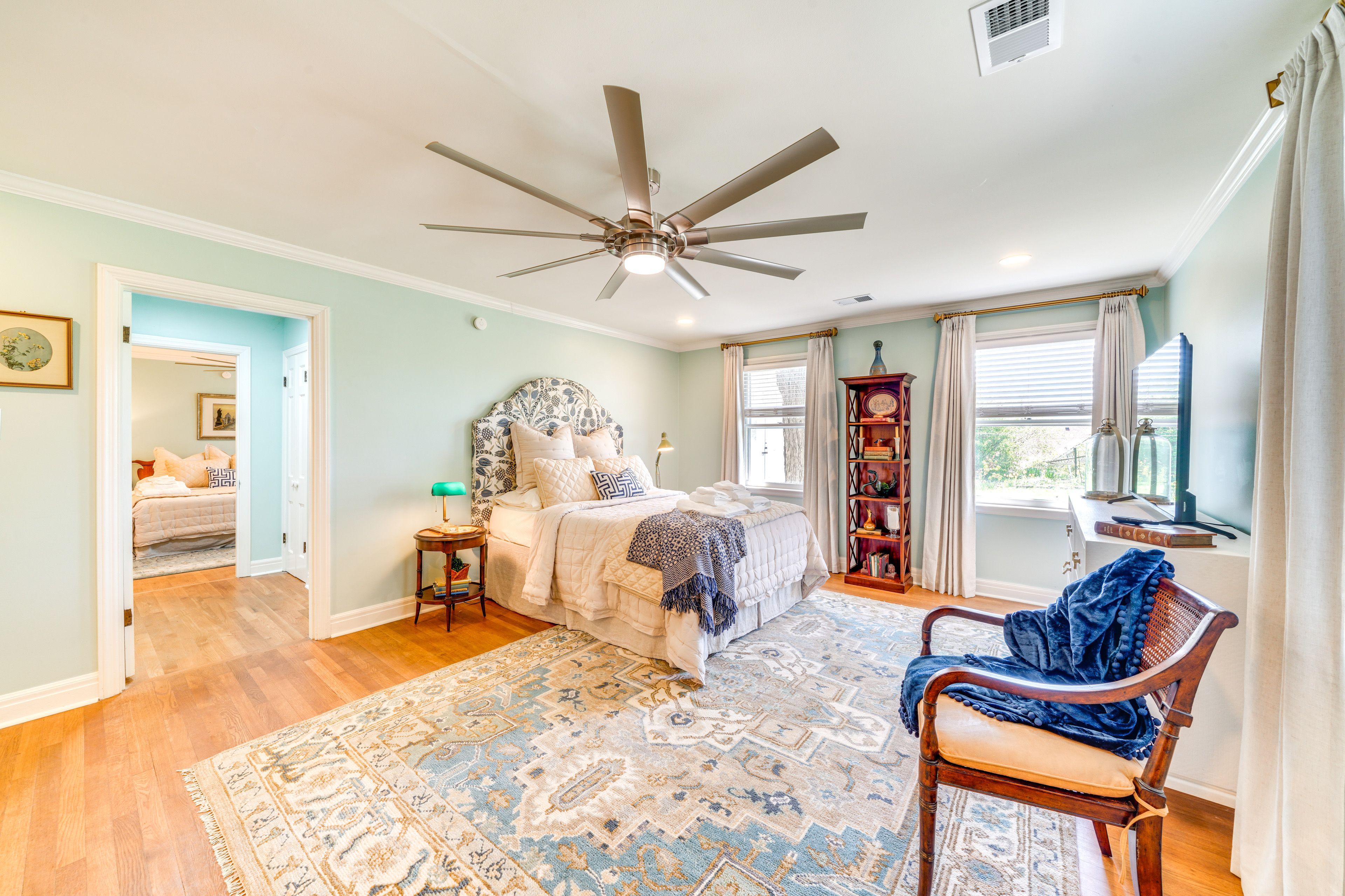 Bedroom 2 | Queen Bed | Workstation | 1st Floor