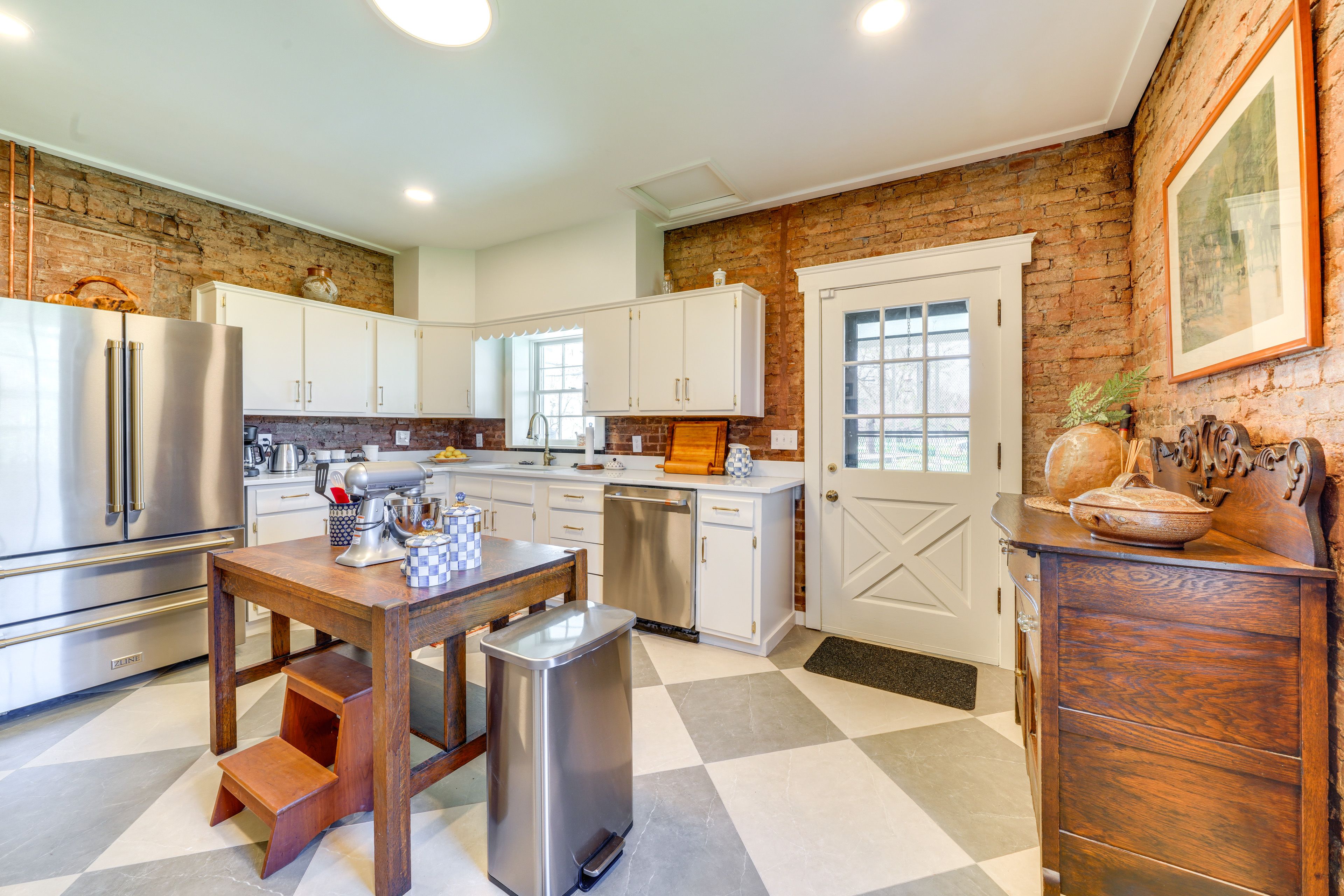 Kitchen | 2 Stoves/Ovens | Drip Coffee Maker | 1st Floor