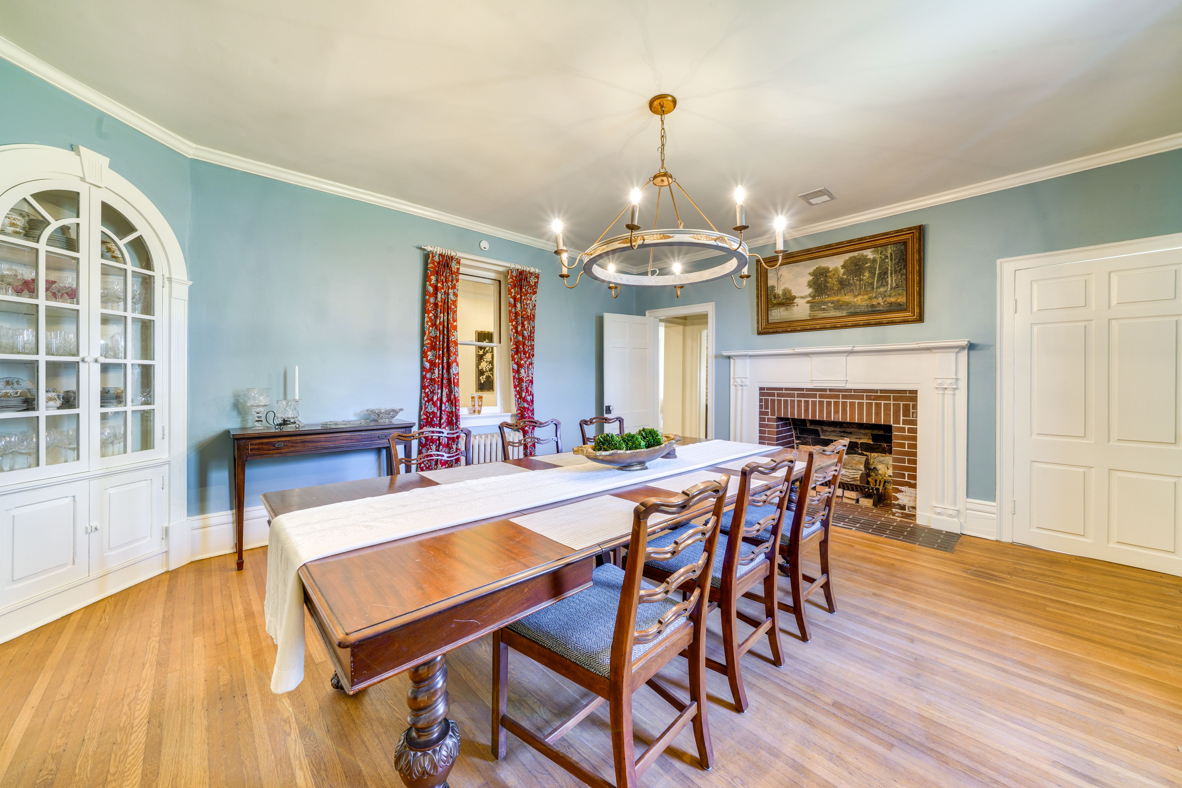 Dining Room | Dishware/Flatware Provided | 1st Floor