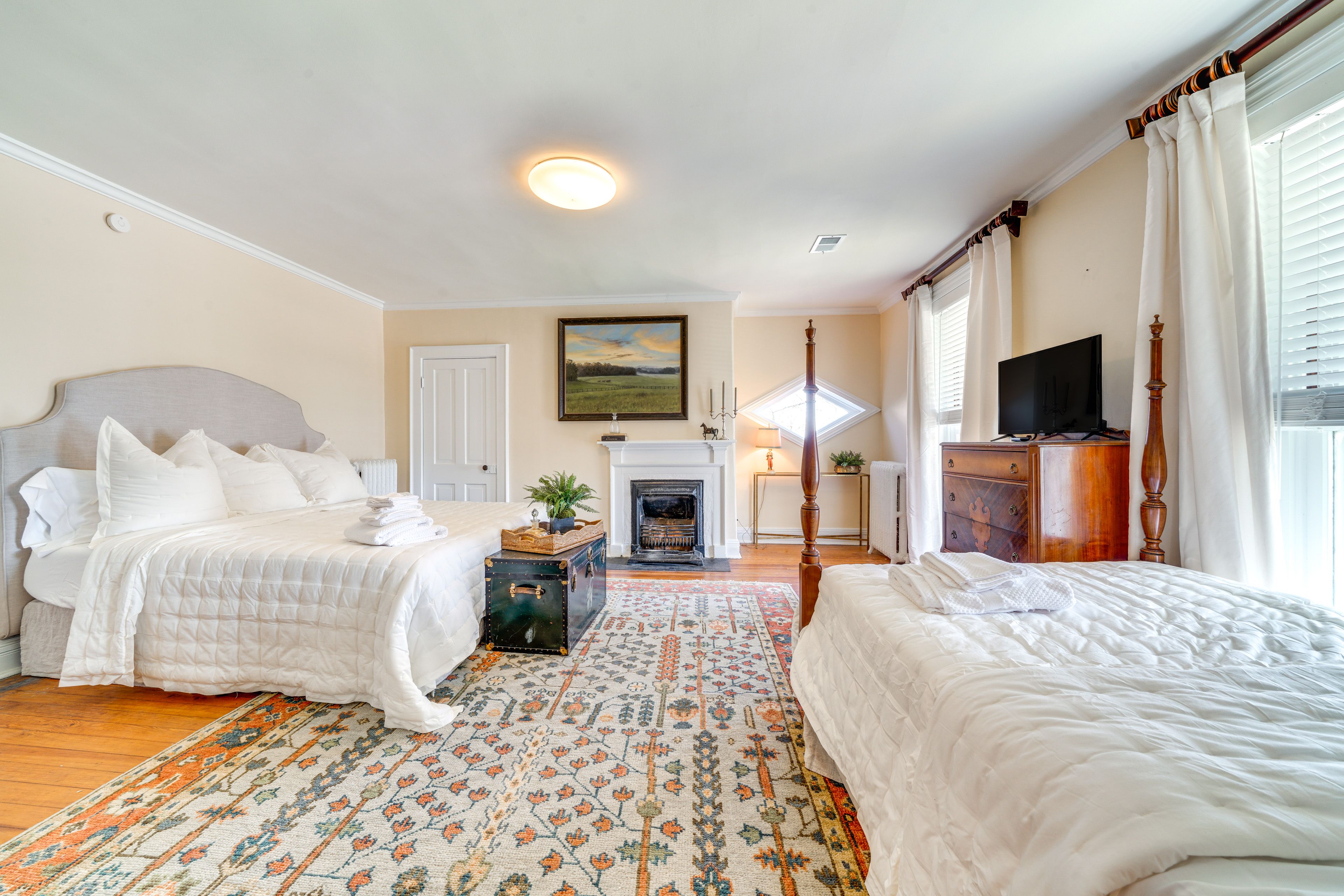 Bedroom 4 | Queen Bed | Full Bed | Workstation | 2nd Floor