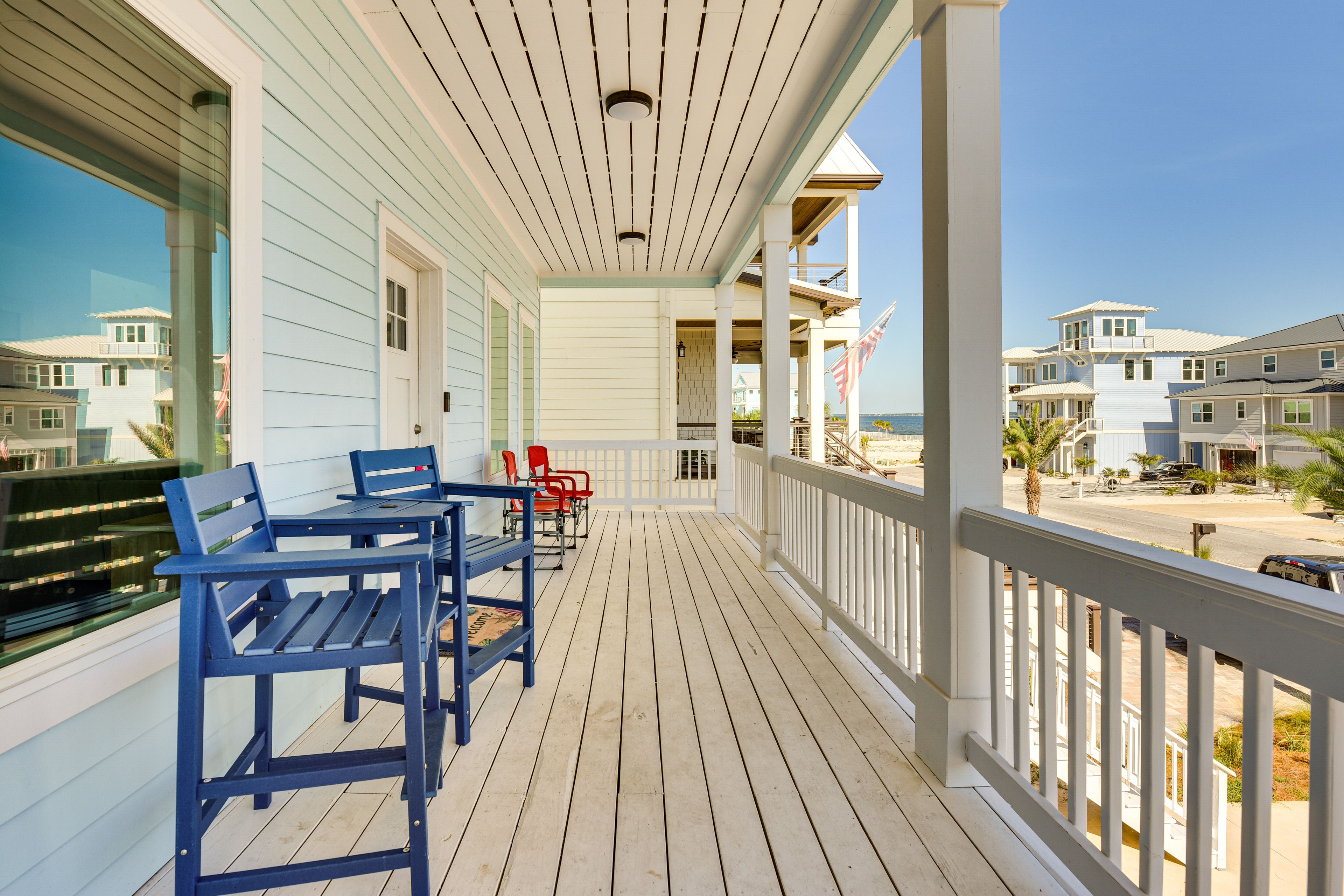 2nd-Floor Deck | Main Entrance