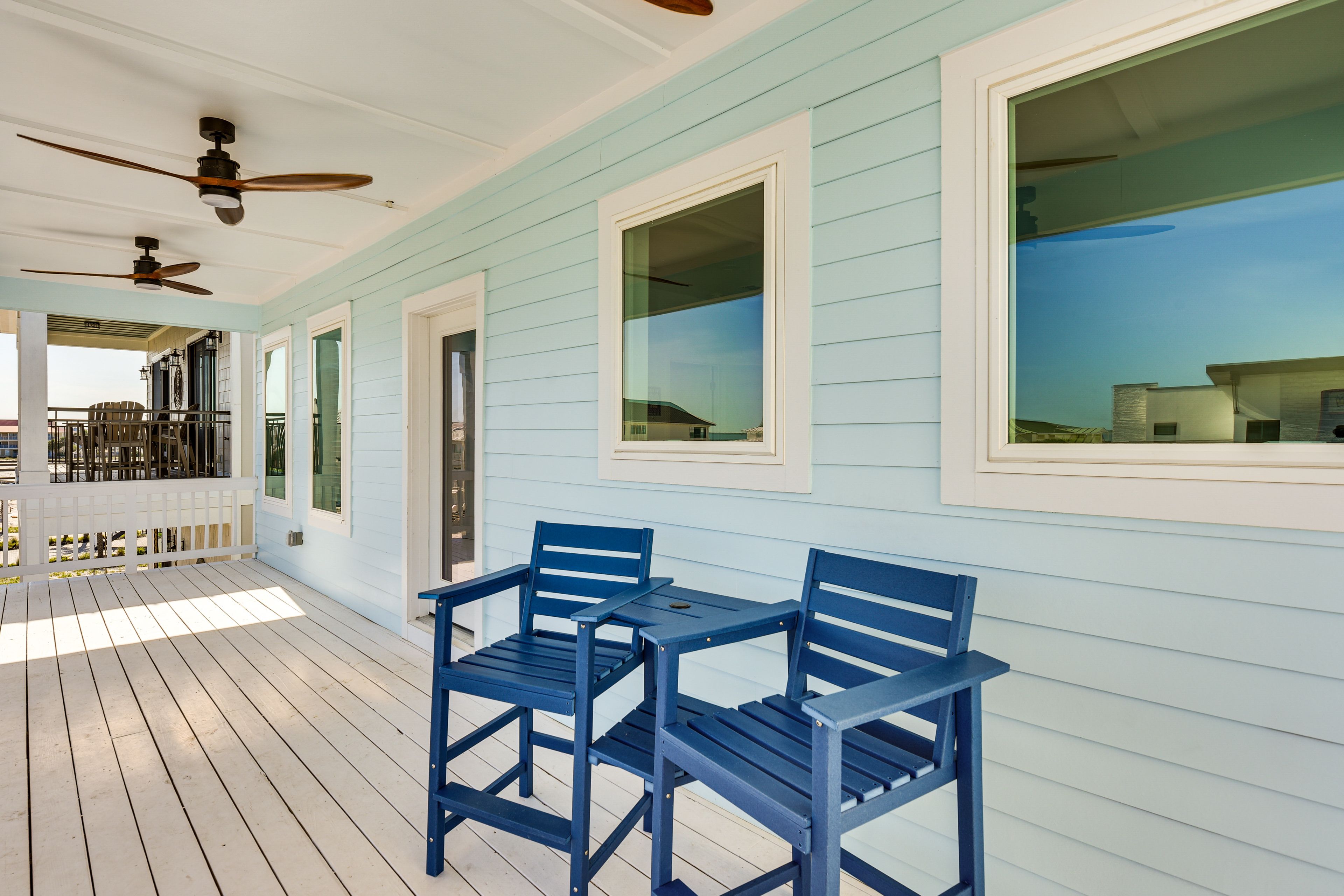 3rd-Floor Deck | Bay View | Outdoor Dining Set