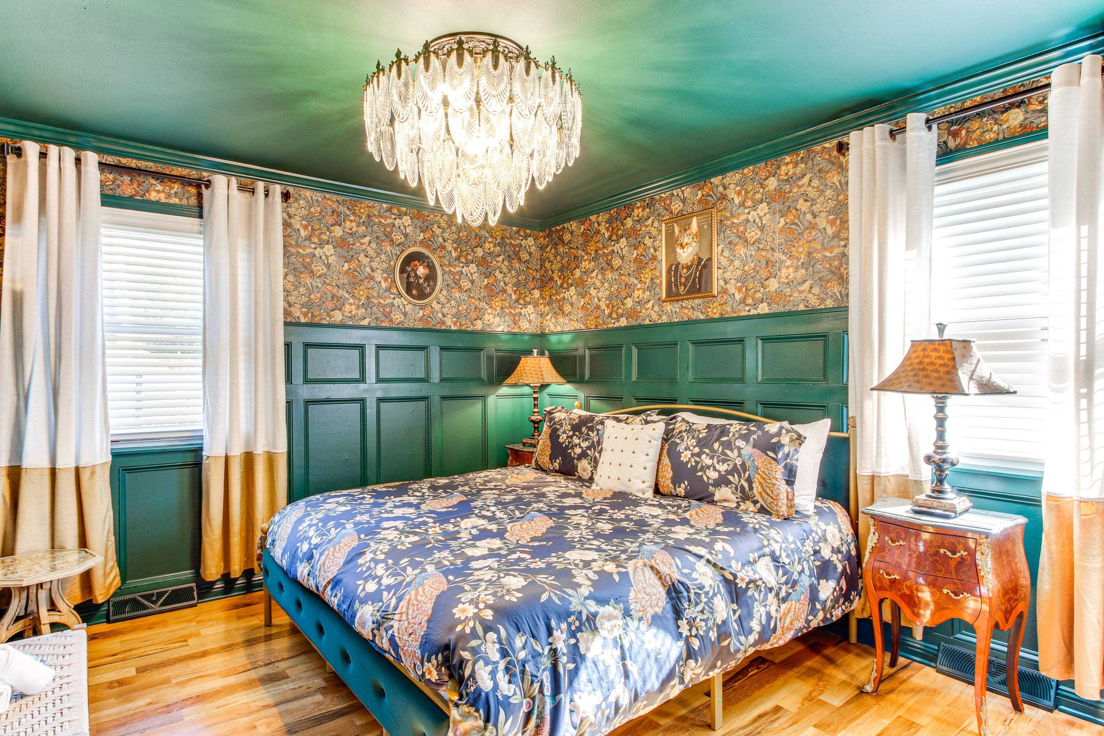 Bedroom 1 | King Bed | Linens Provided