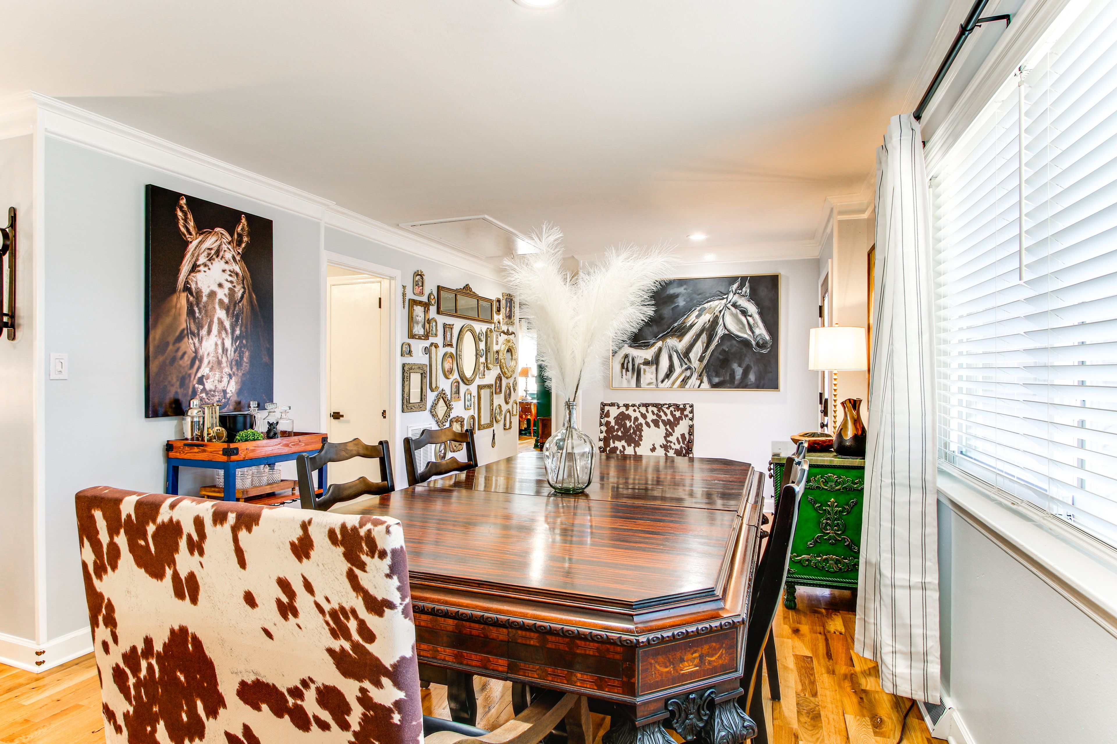 Dining Area | Dishware/Flatware Provided
