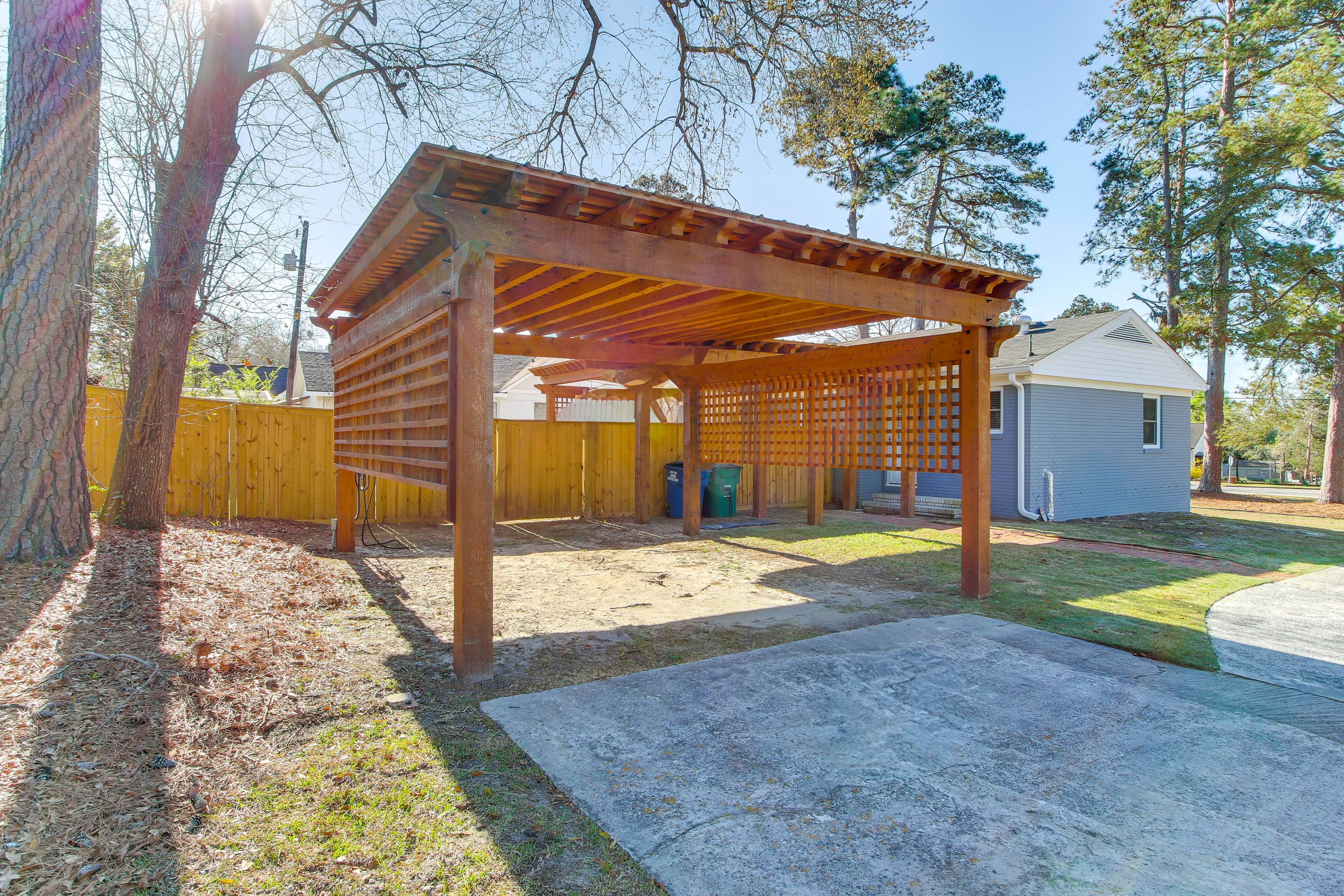 Exterior | Driveway (4 Vehicles)