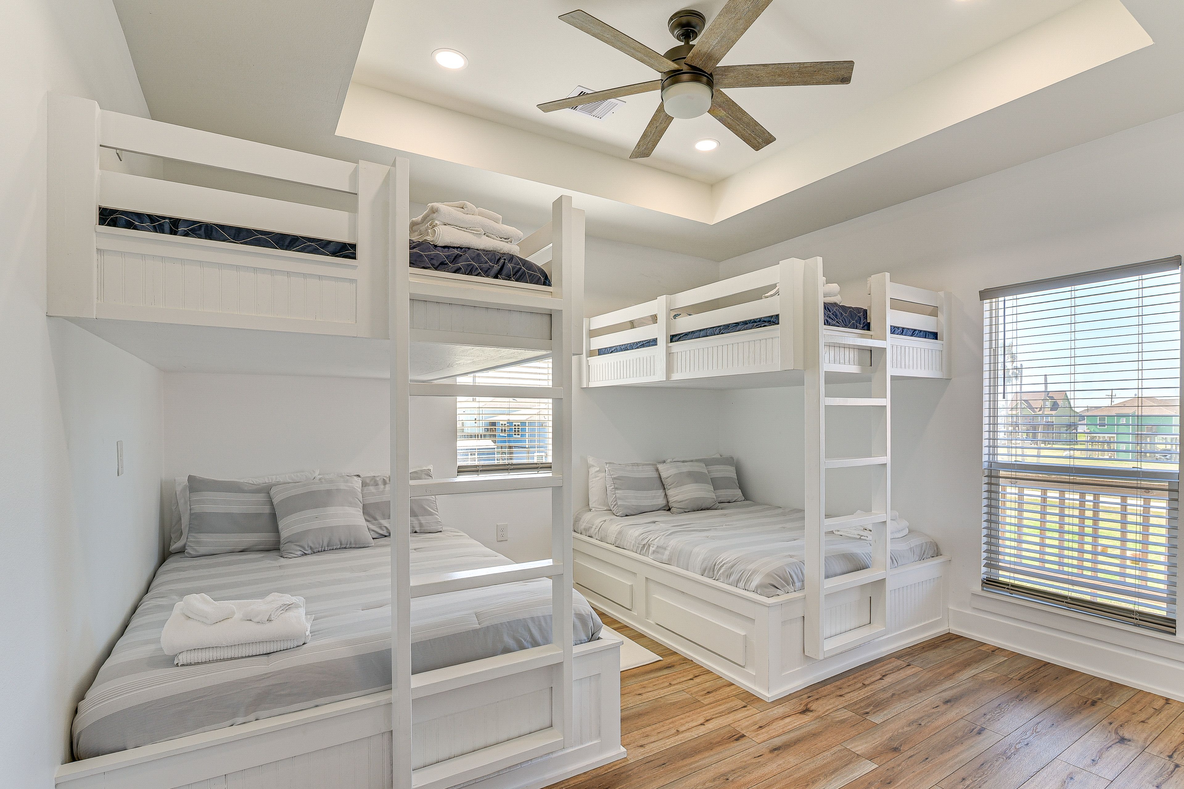 Bedroom 4 | 2 Full/Queen Bunk Beds