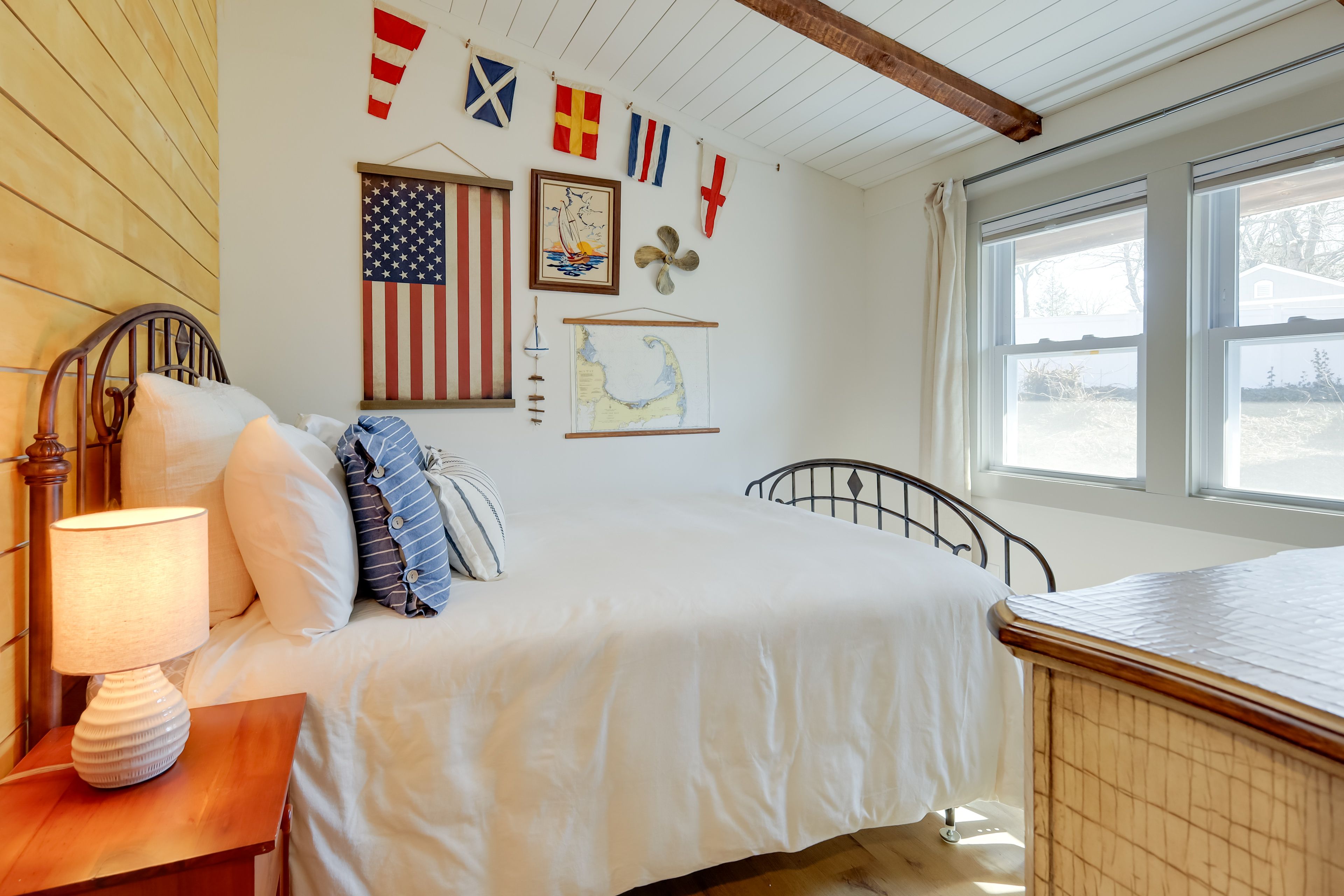 Bedroom 2 | Queen Bed