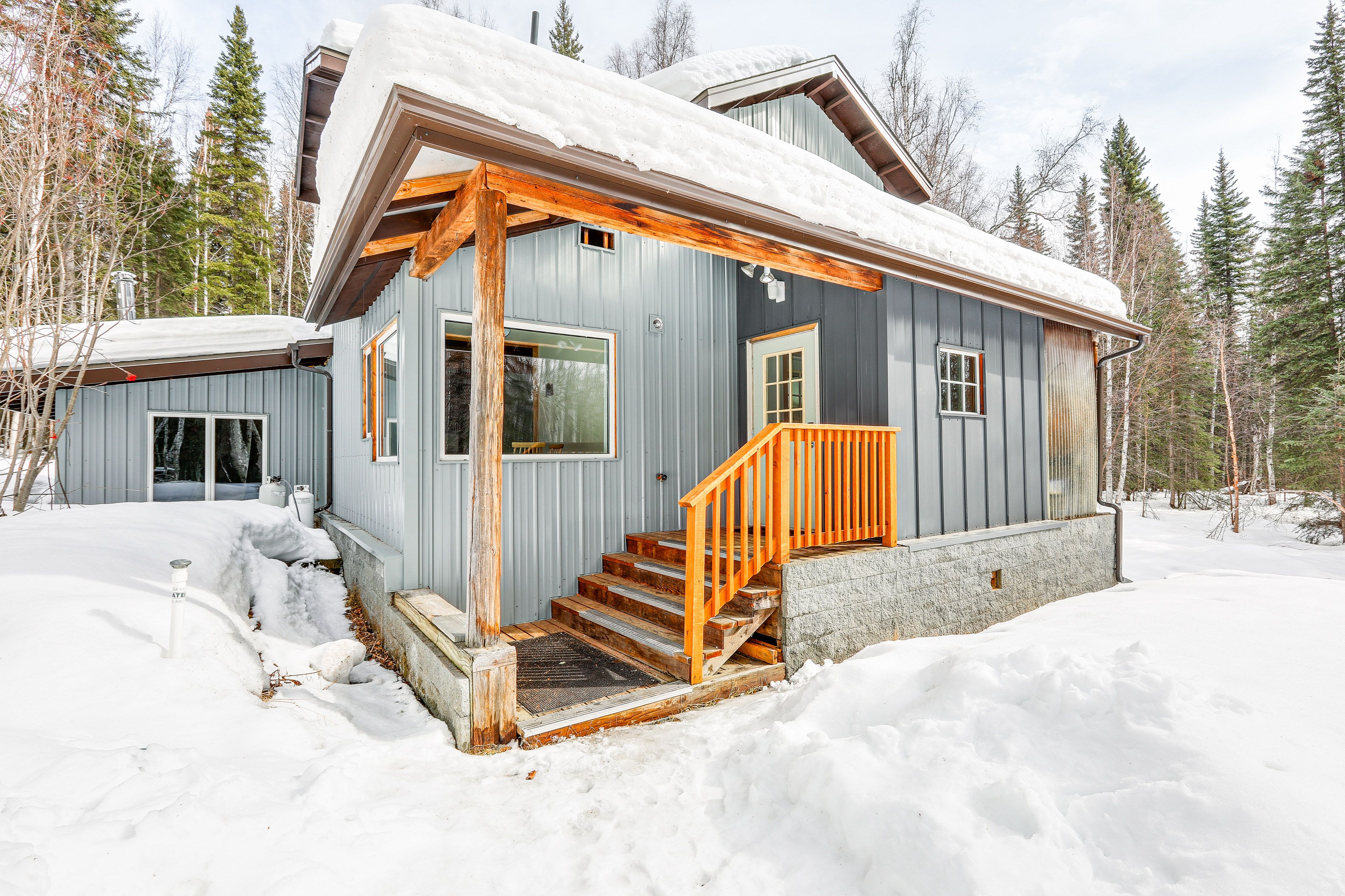 Exterior | 3-Story Cabin | 16-Acre Property