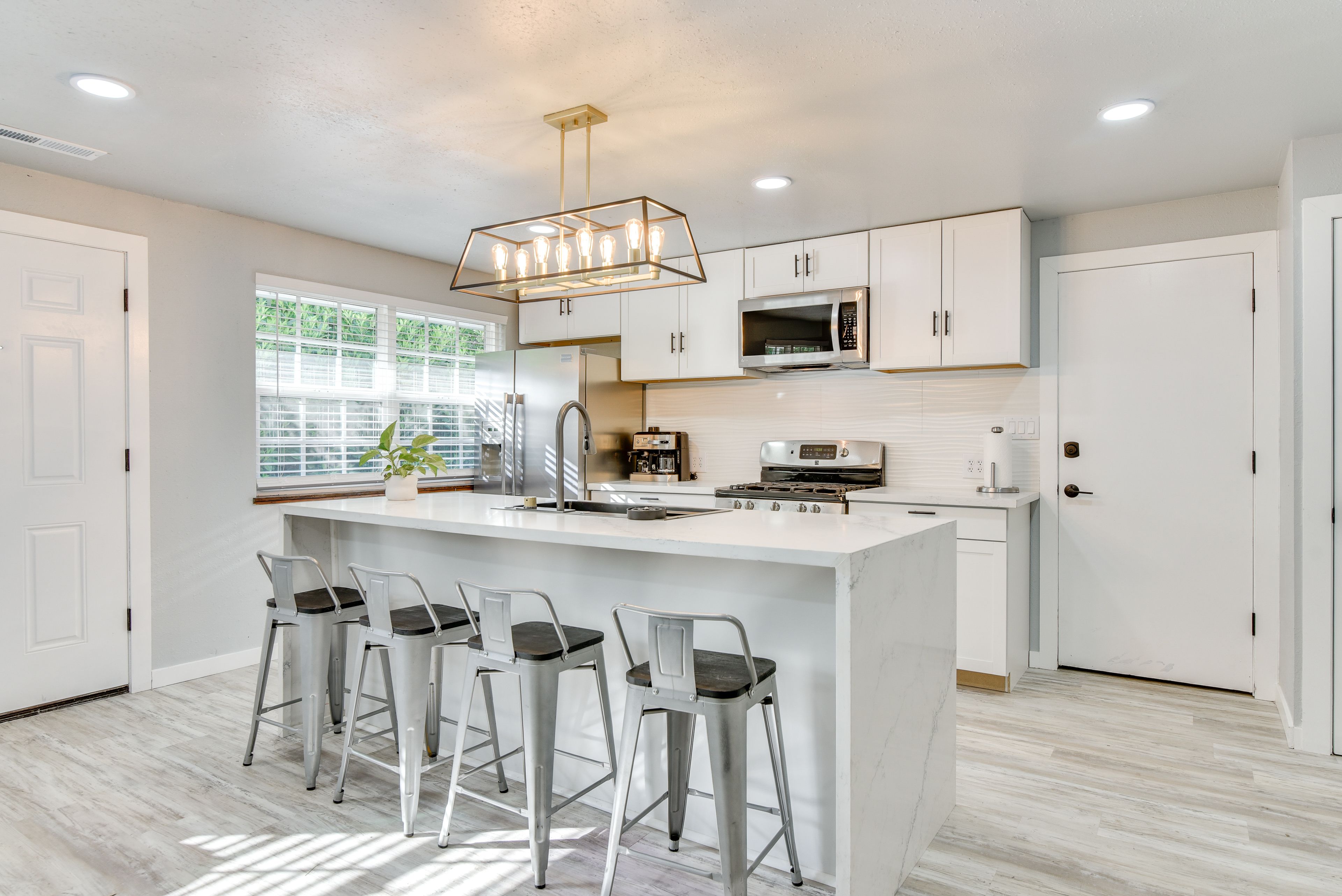 Kitchen | 1st Floor | Cooking Basics | Espresso Machine | Microwave | Crockpot