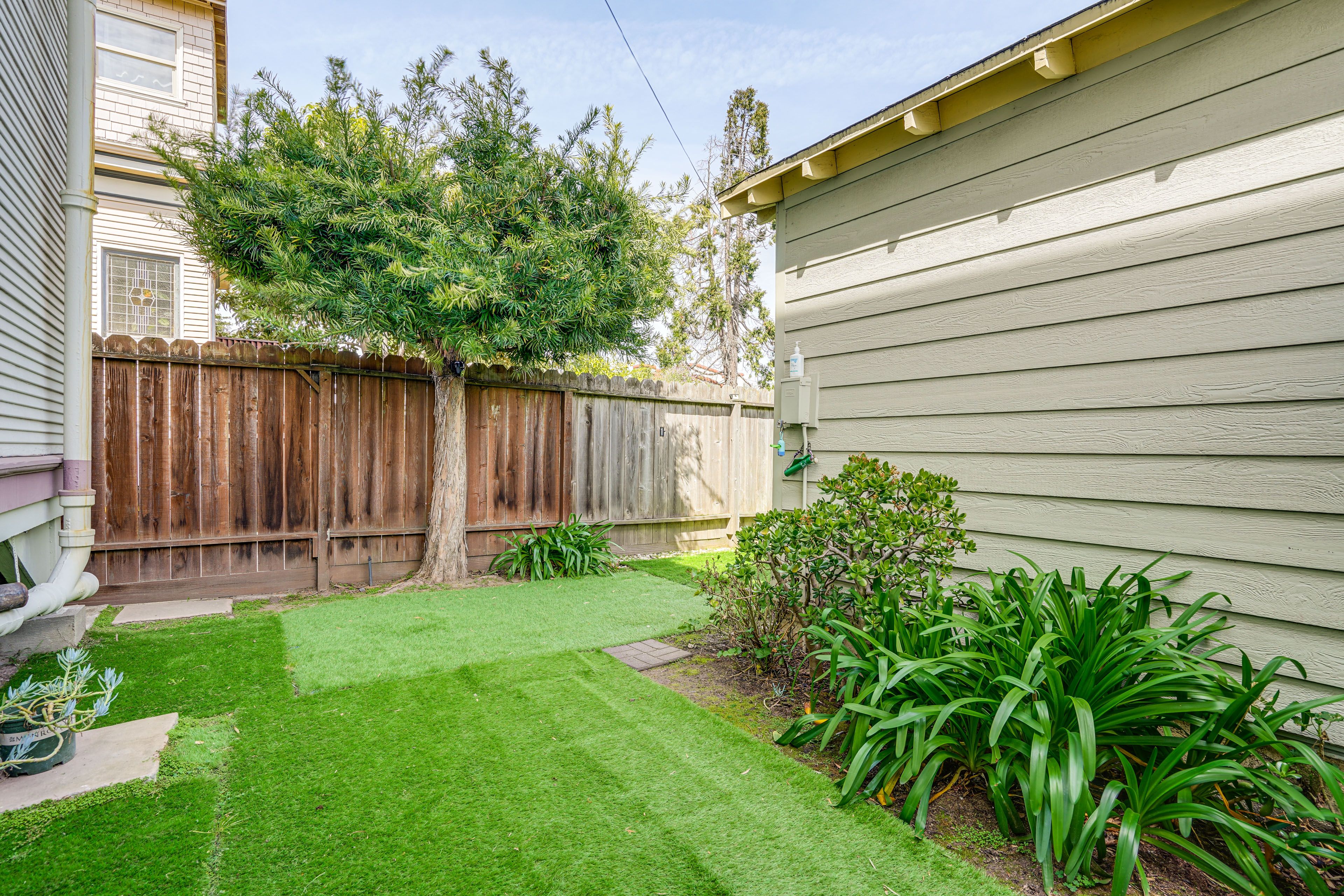 Shared Backyard | Gas Grill (Propane Provided)