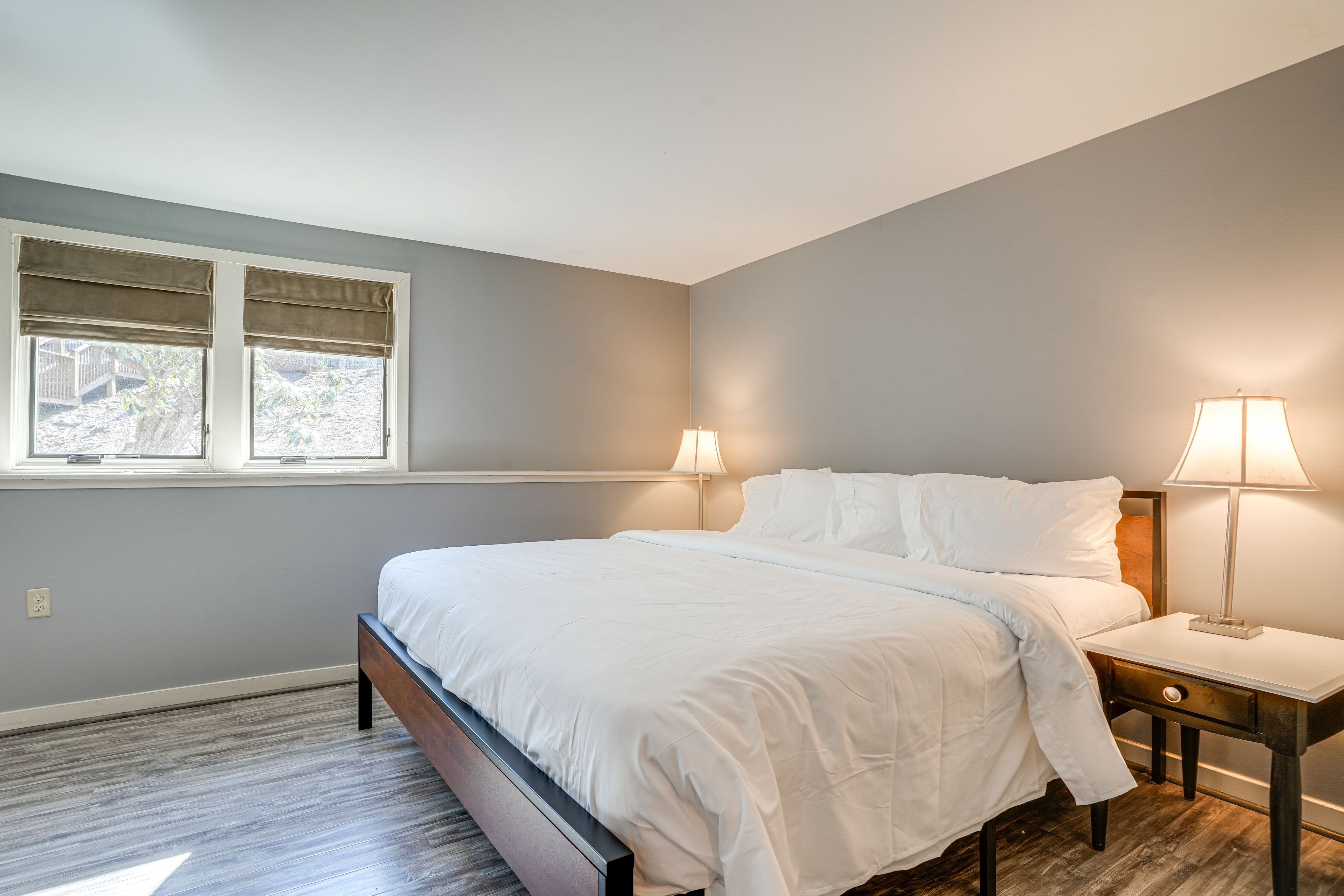 Bedroom 1 | King Bed | Linens Provided
