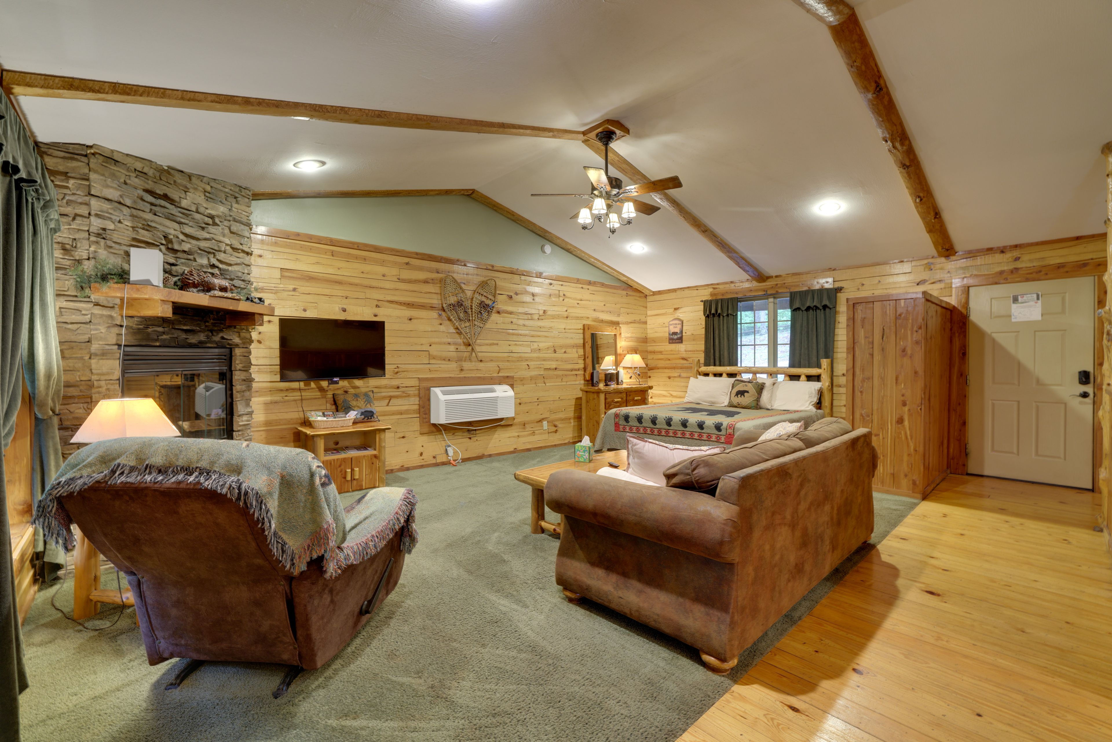 Living Room | King Bed | Queen Sleeper Sofa | 1st Floor | 2-Level Cabin