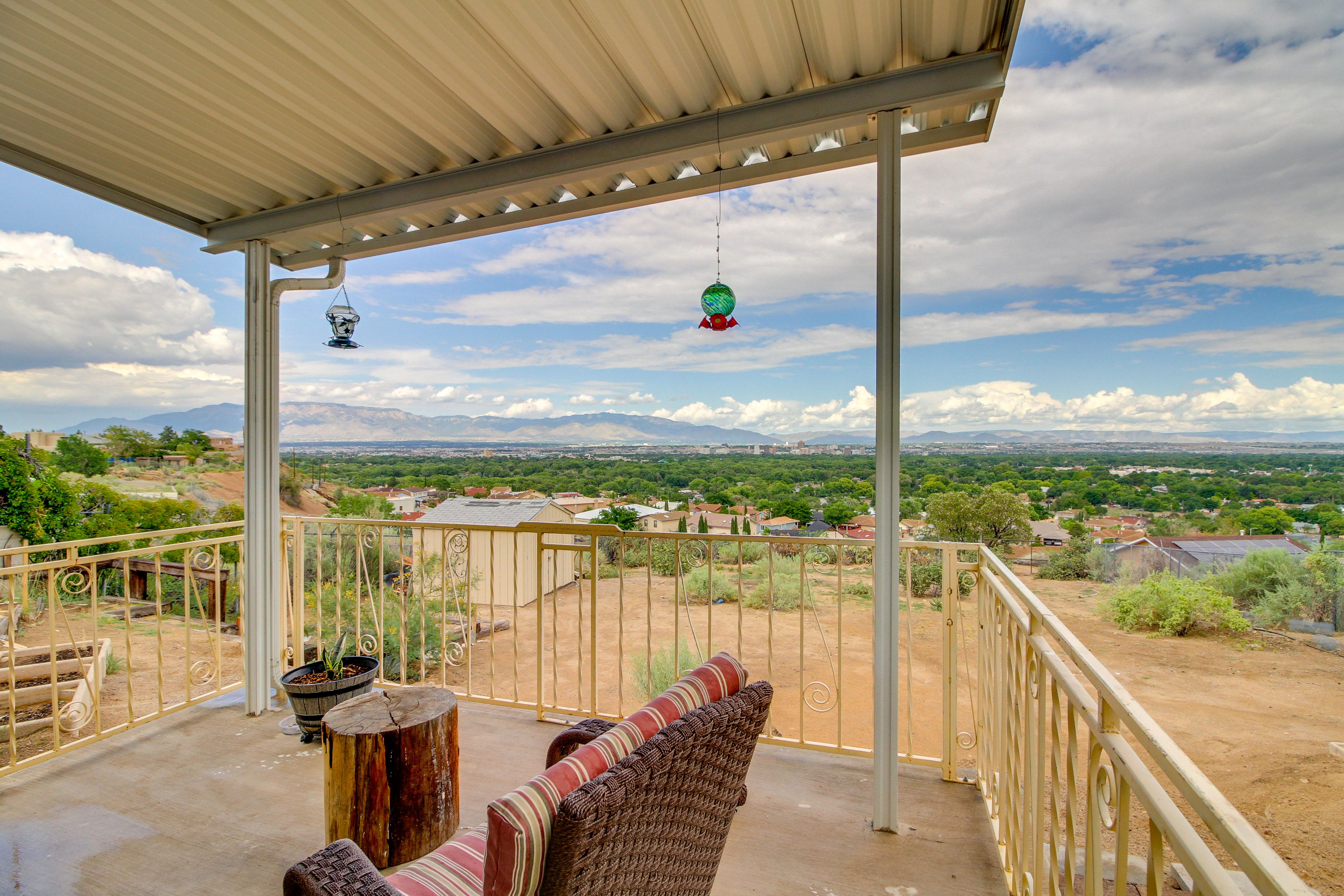 Exterior | Covered Patio | Outdoor Seating