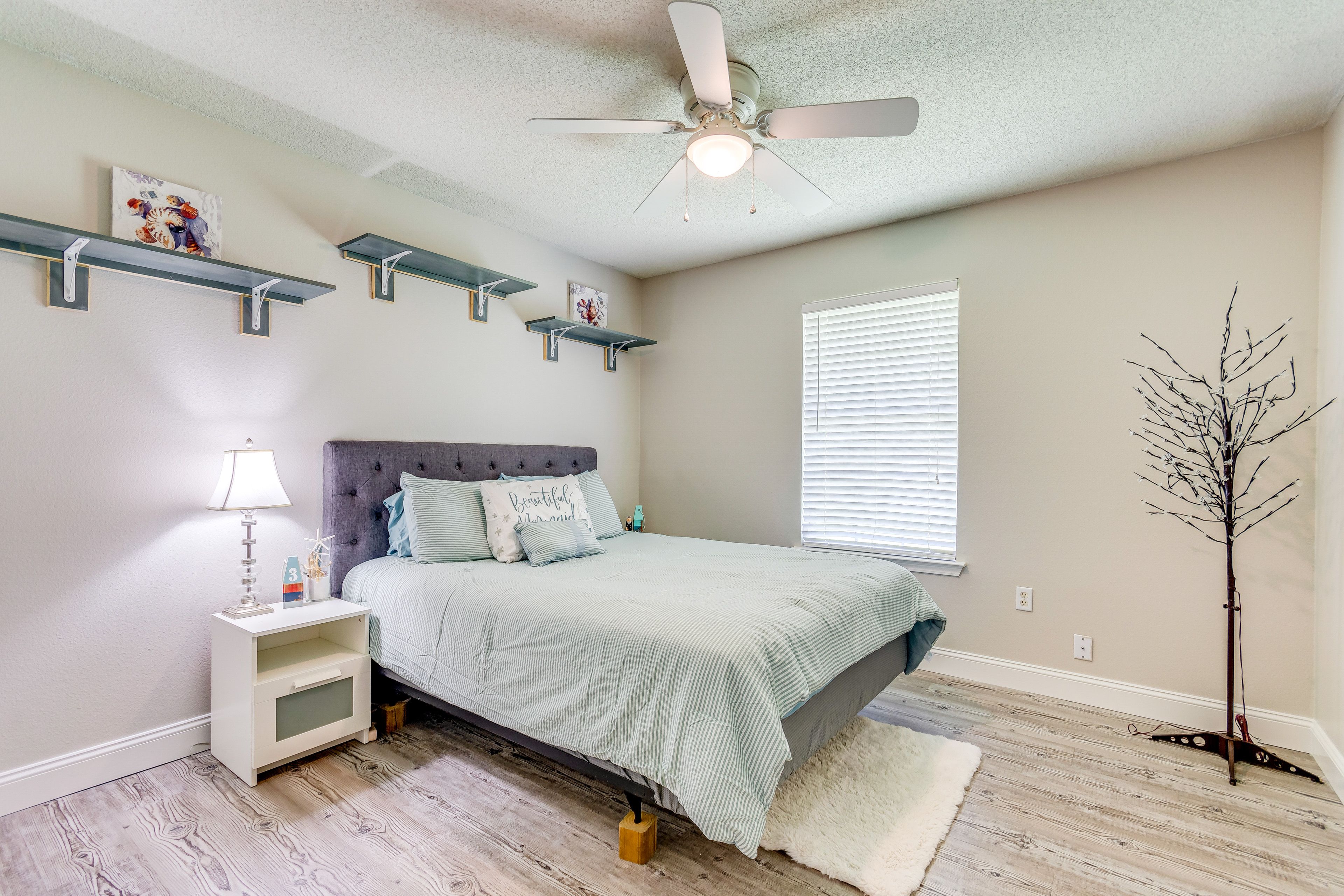 Bedroom 2 | Queen Bed