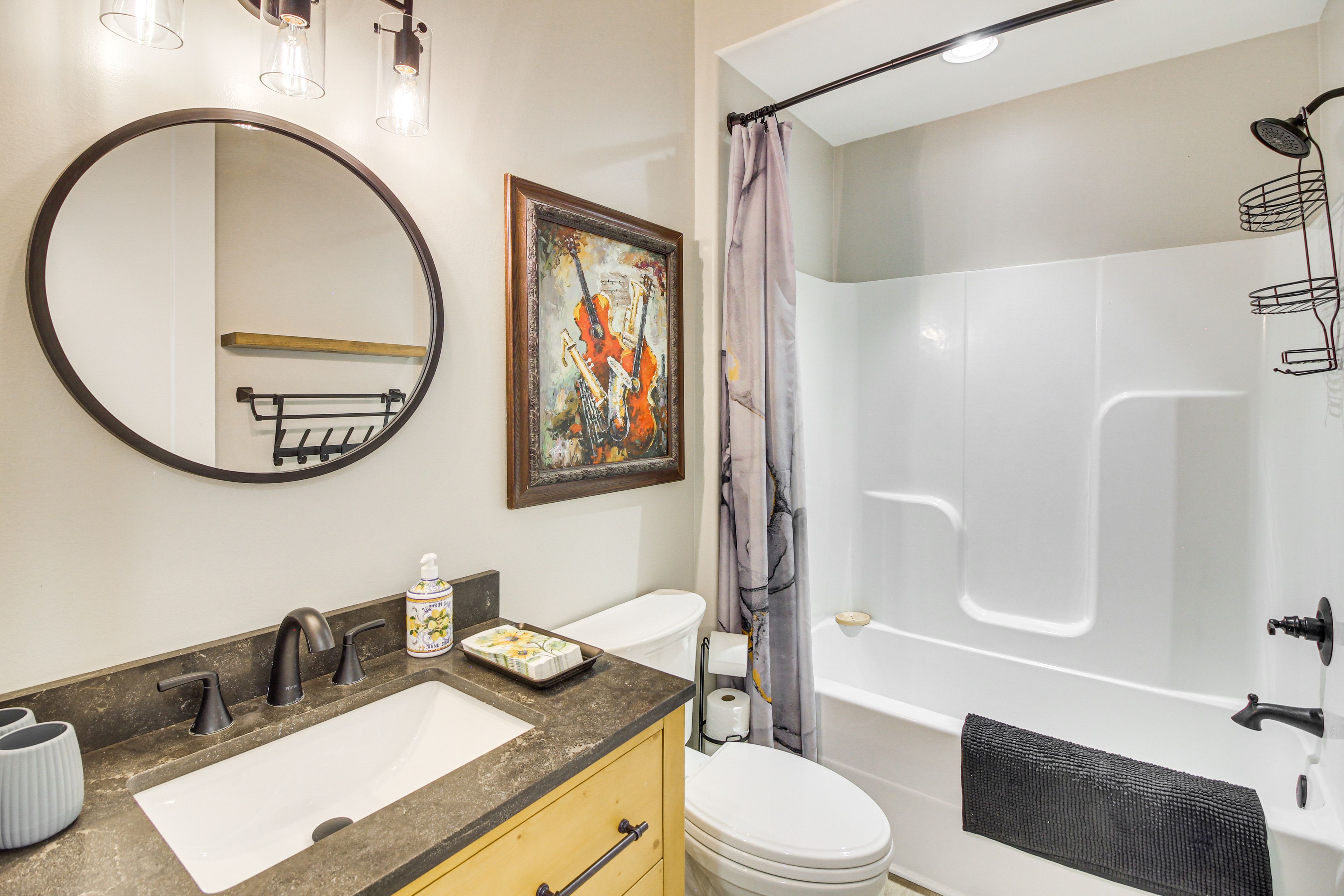 Full Bathroom