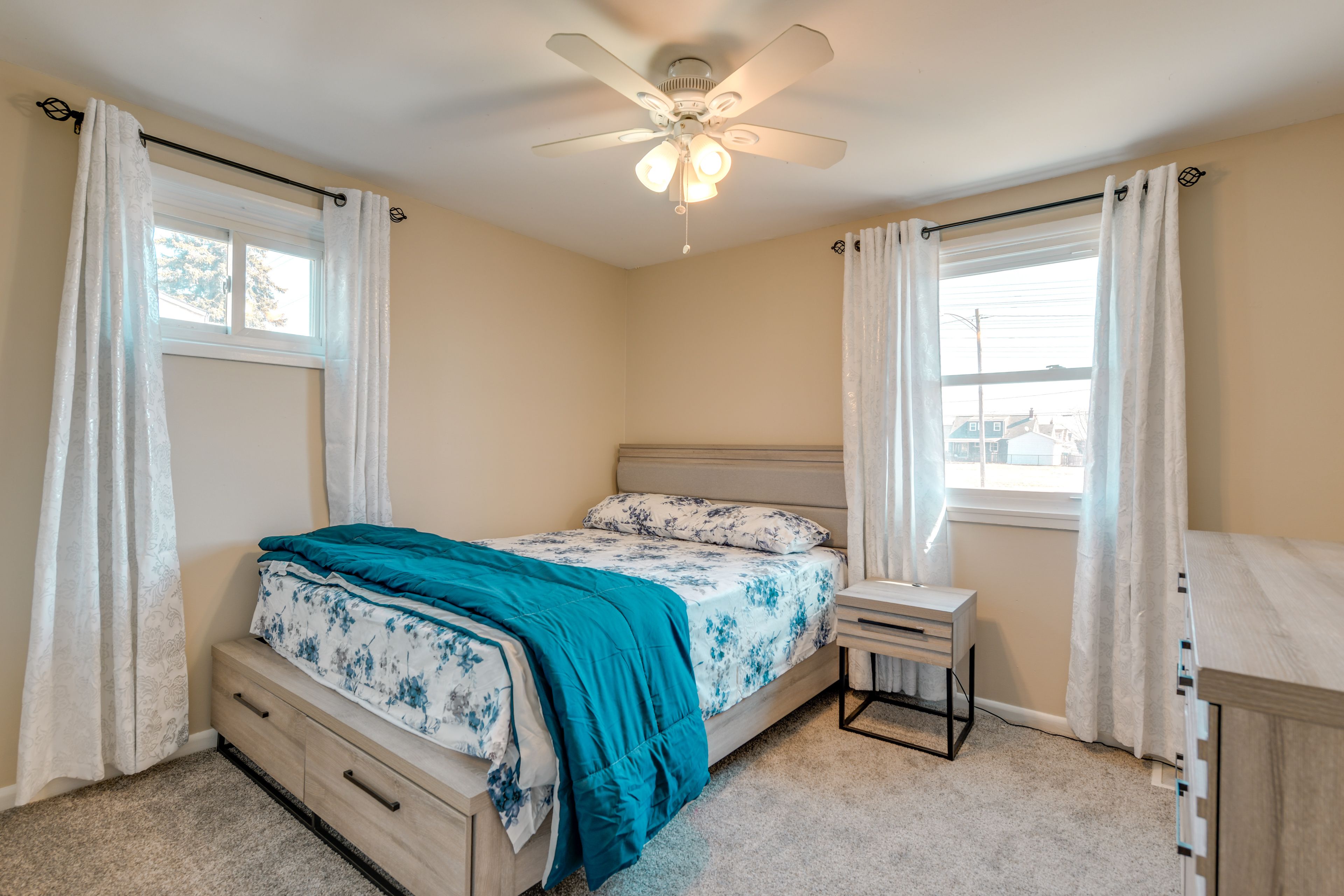 Bedroom 1 | 1st Floor | Queen Bed