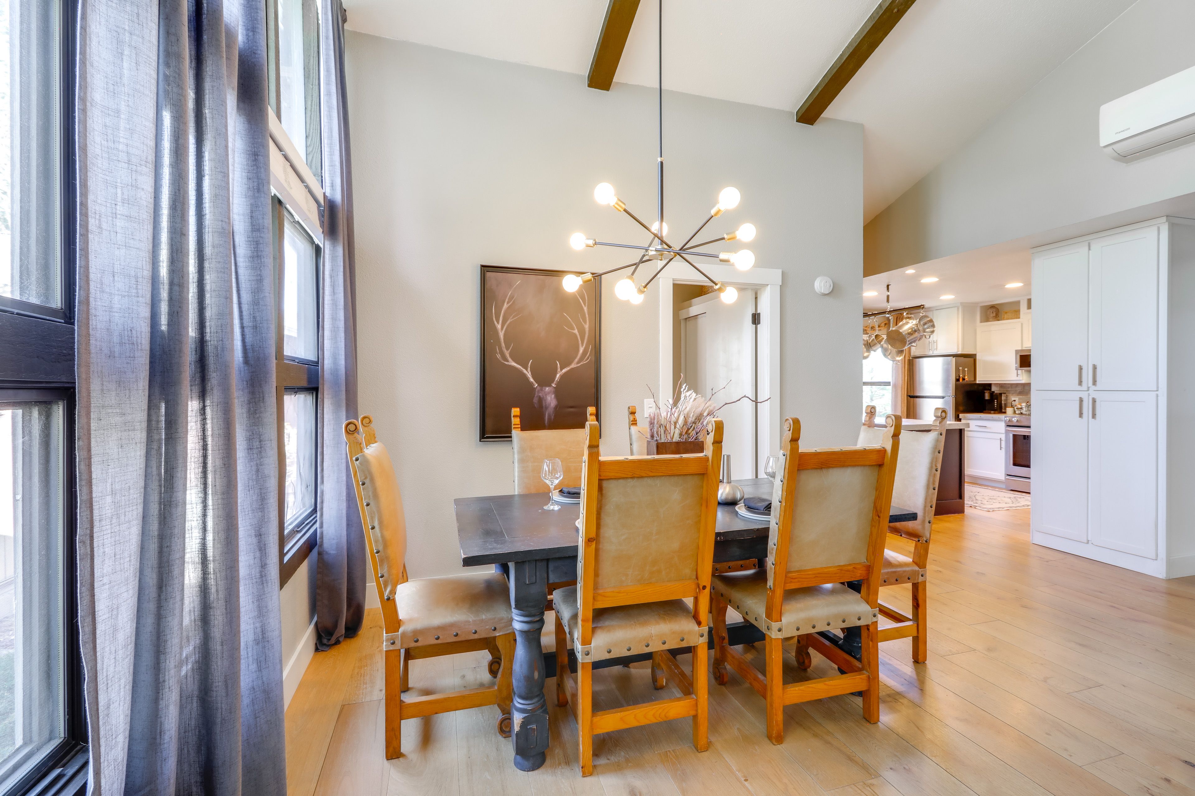 Dining Table | Dishware & Flatware