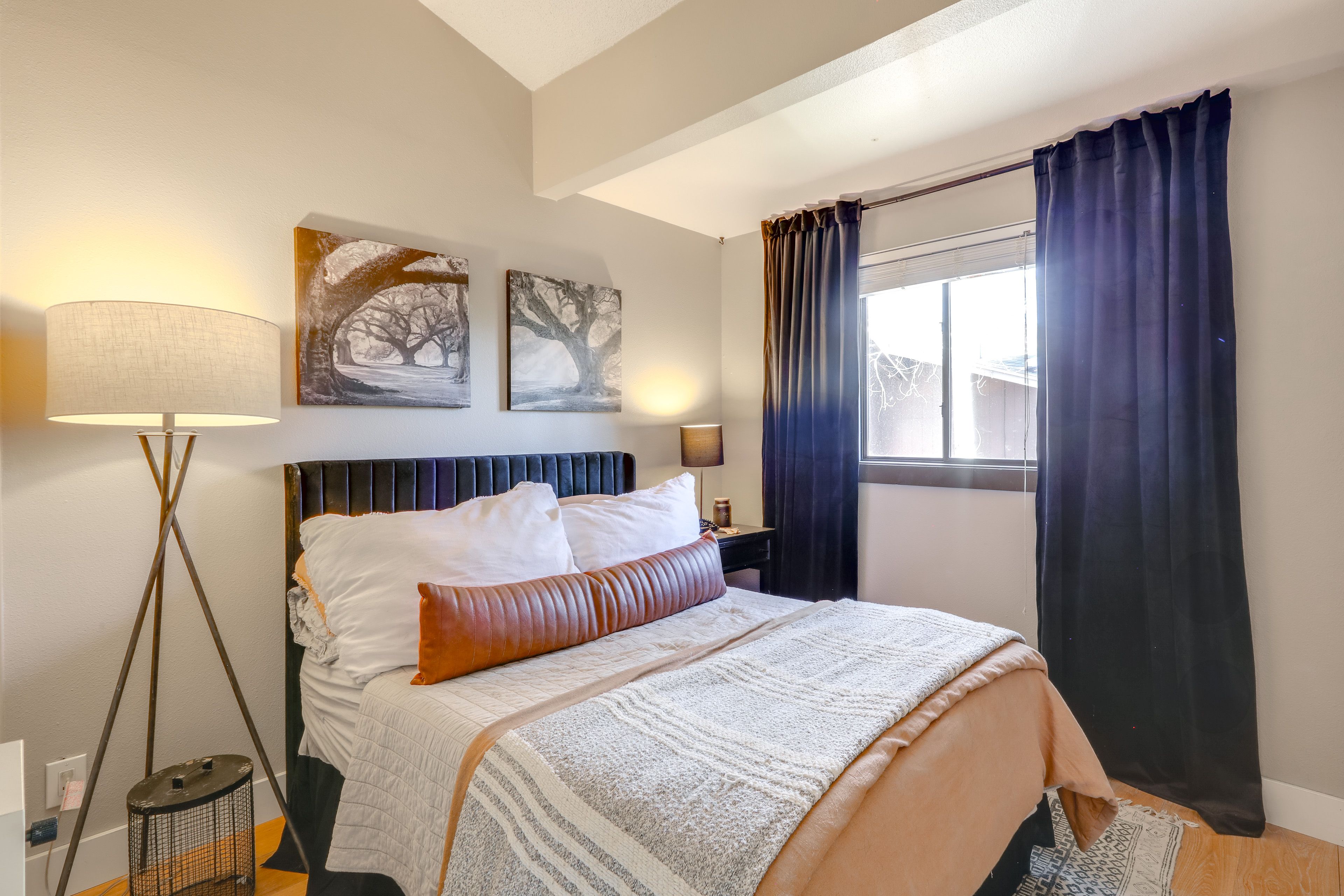 Bedroom 1 | Queen Bed