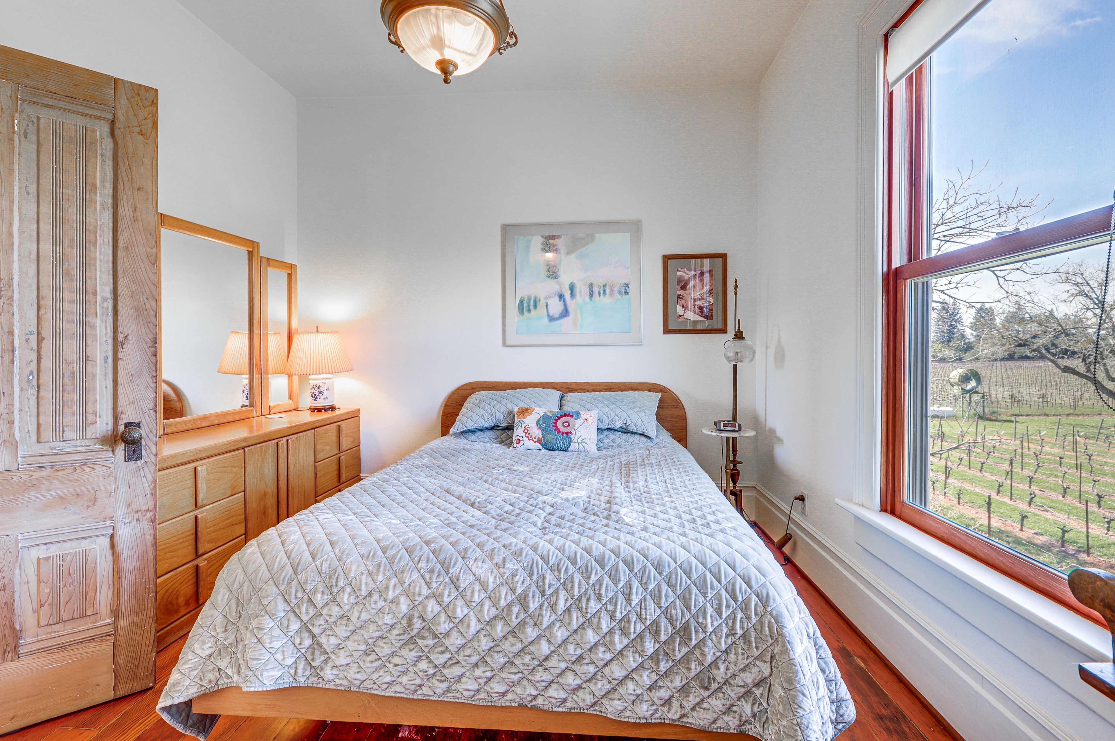 Bedroom 2 | 2nd Floor | Queen Bed