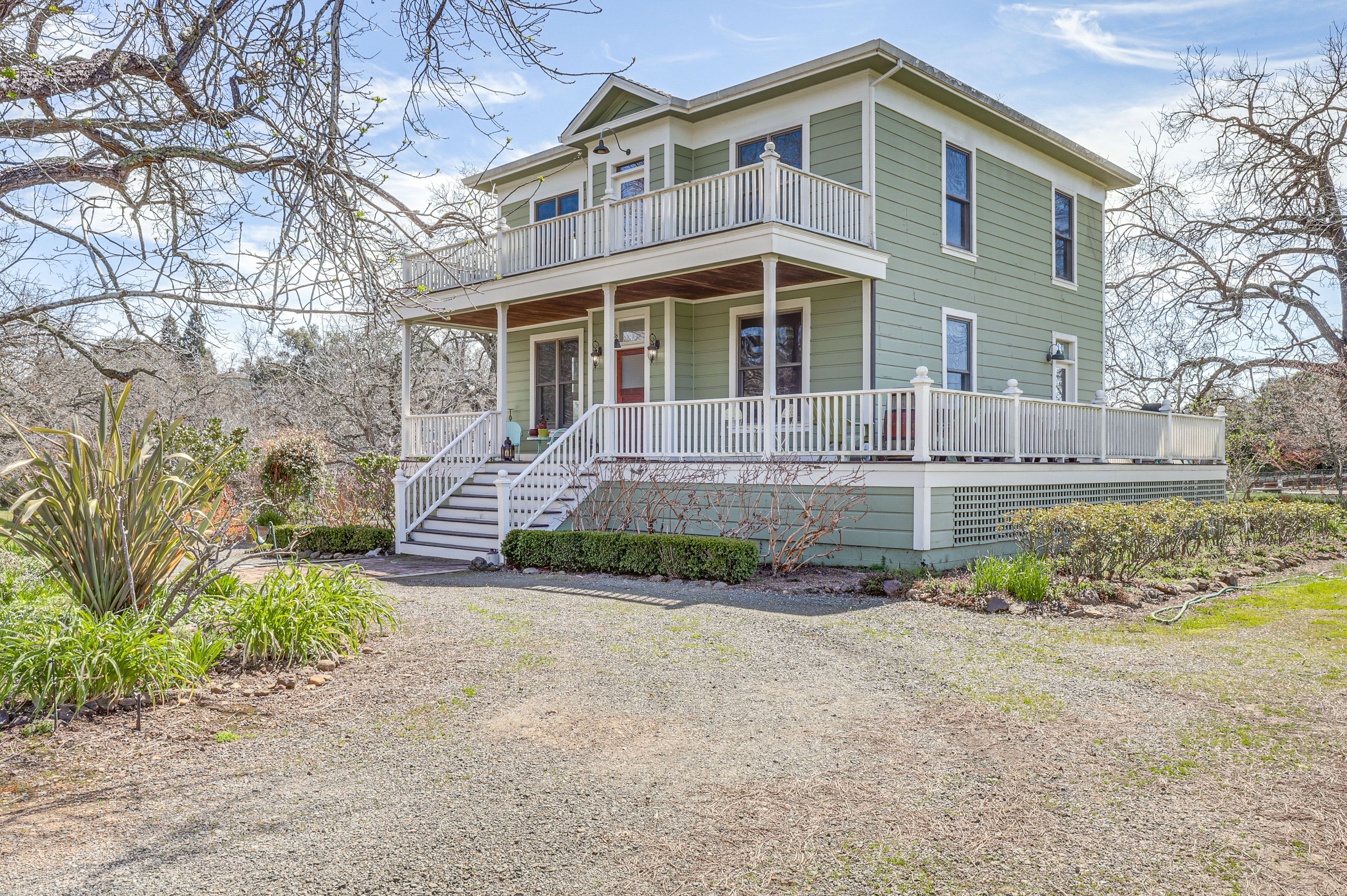 Parking | Driveway (4 Vehicles)