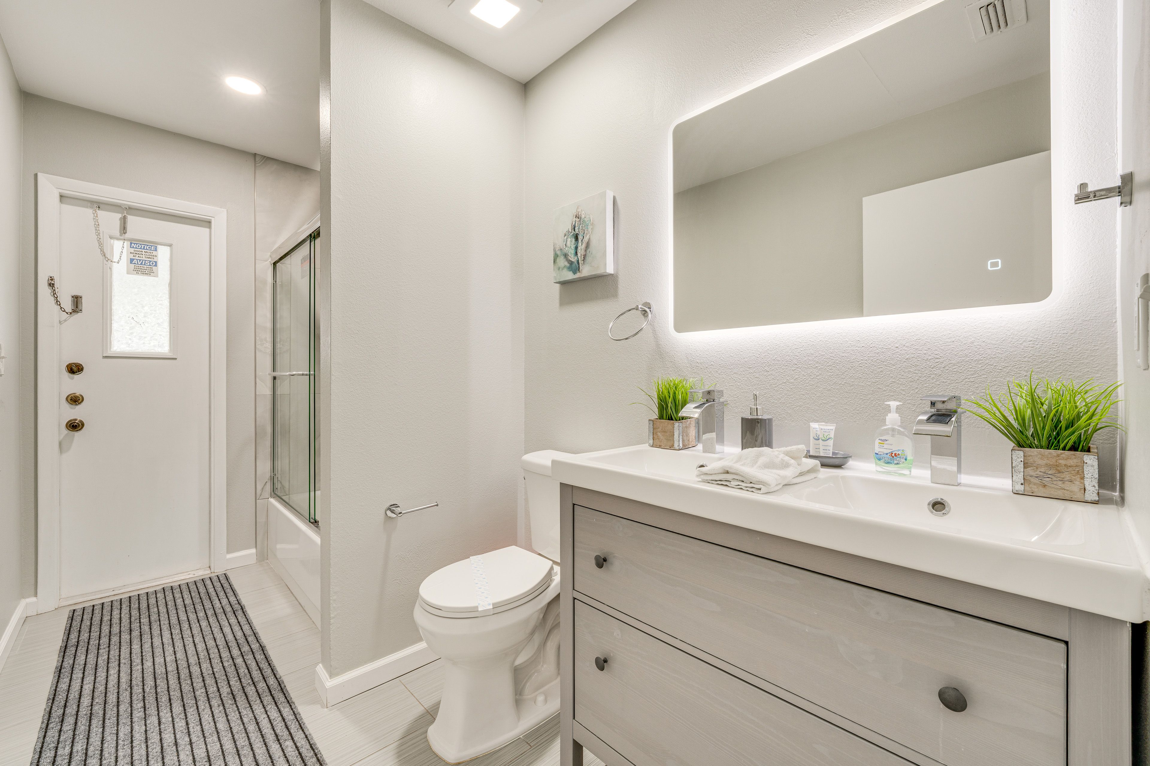 Full Bathroom
