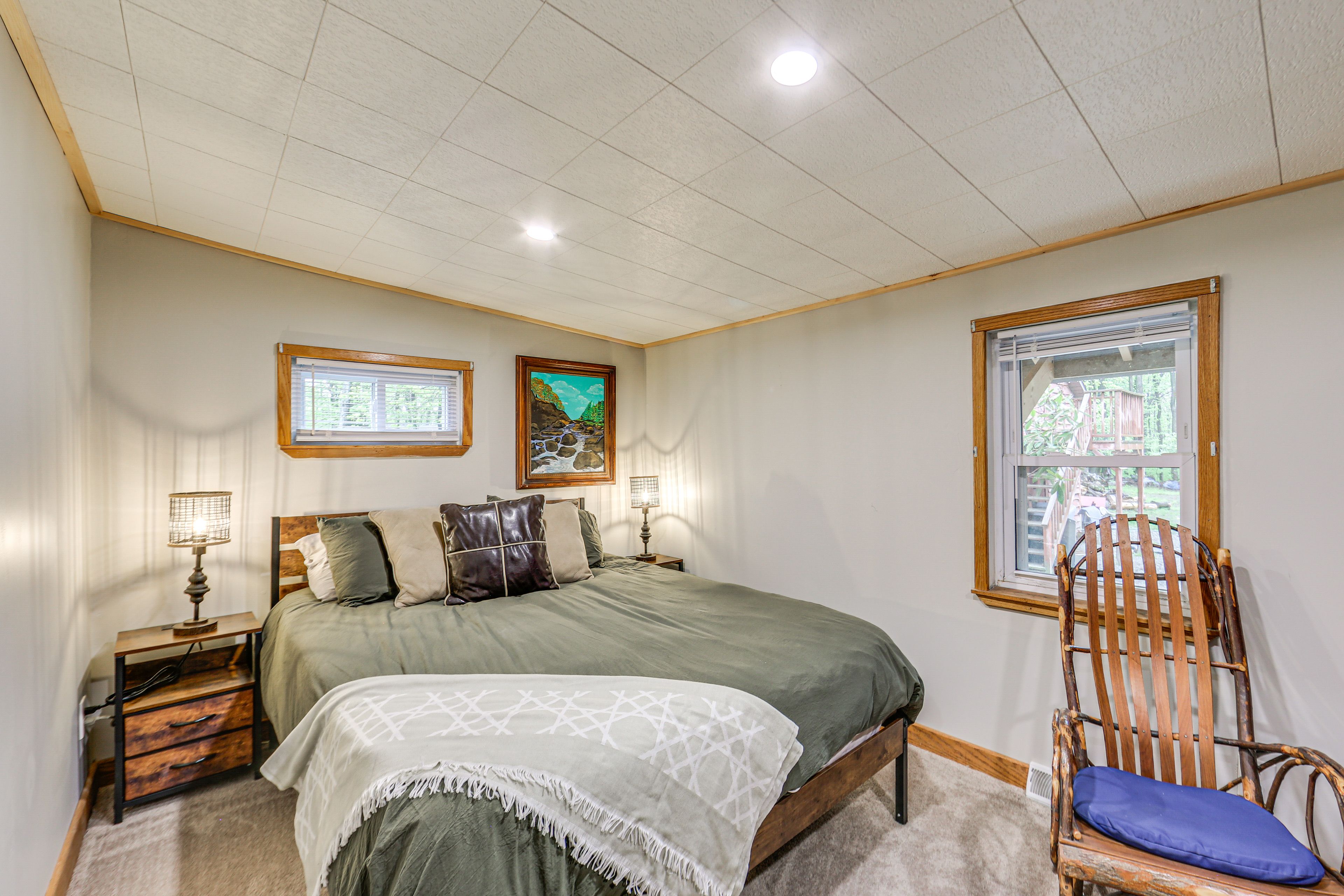 Bedroom 2 | Main Level | Queen Bed | Linens Provided