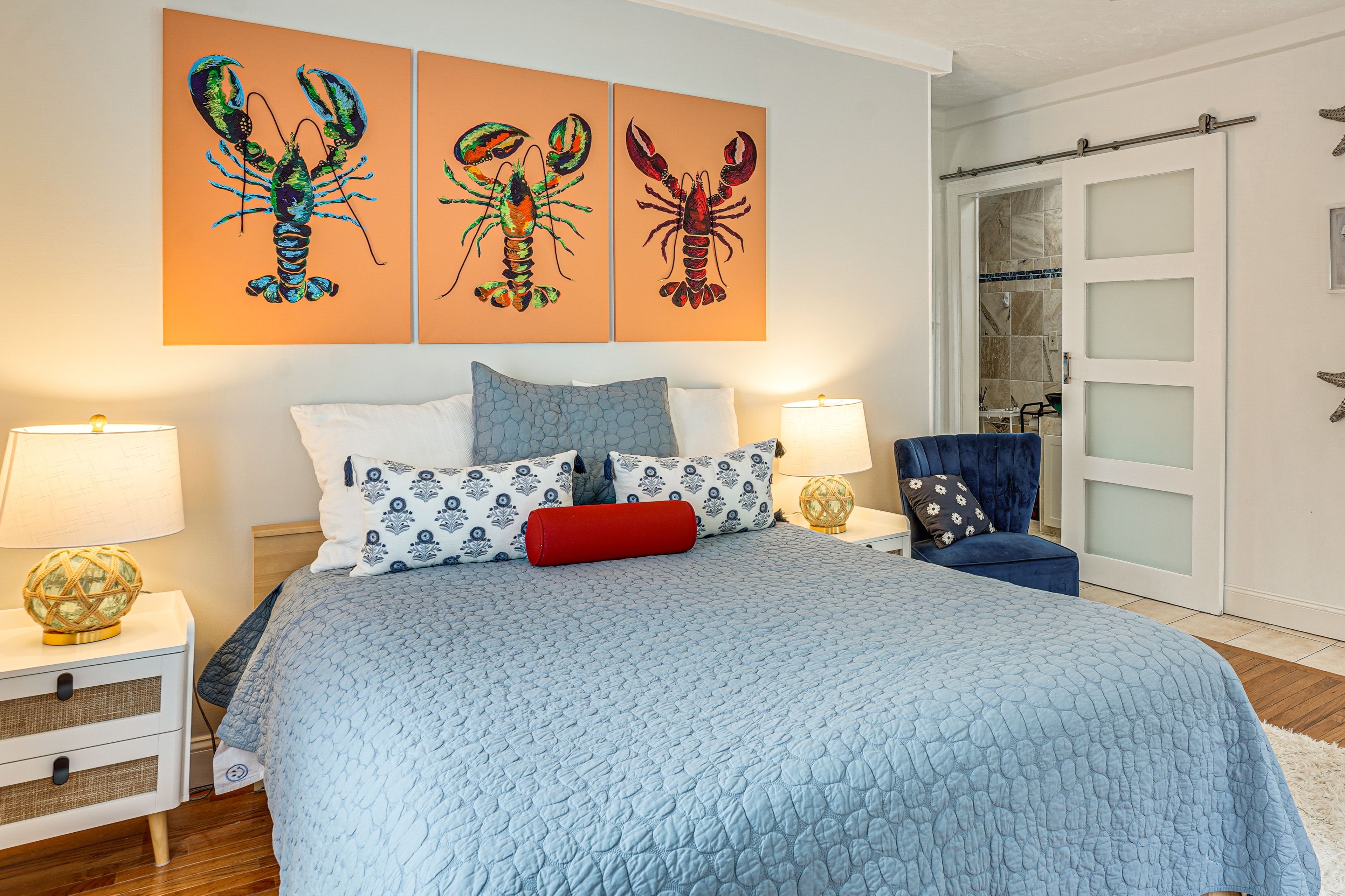 Studio | Queen Bed