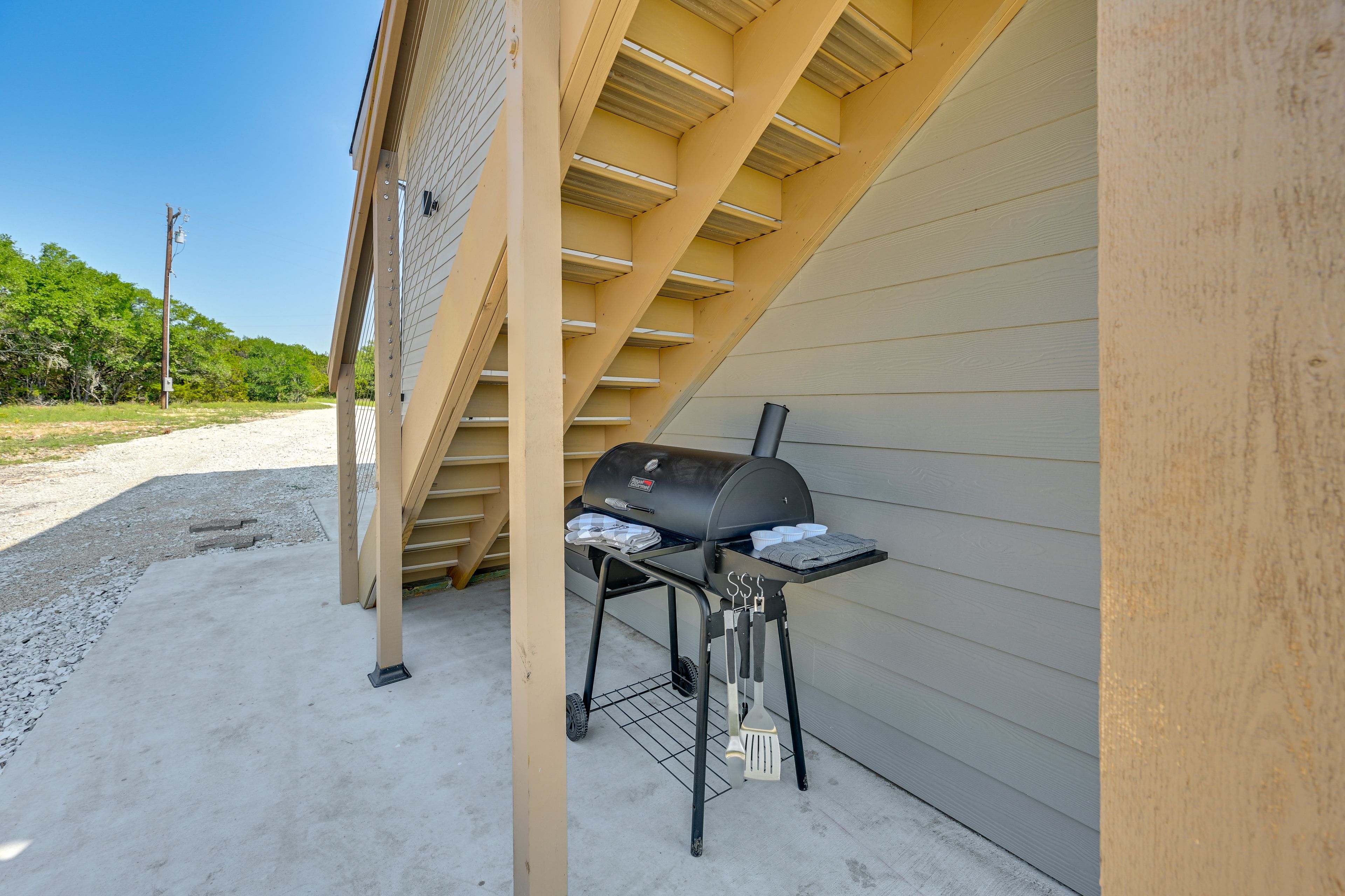 Unit Exterior | Charcoal Grill